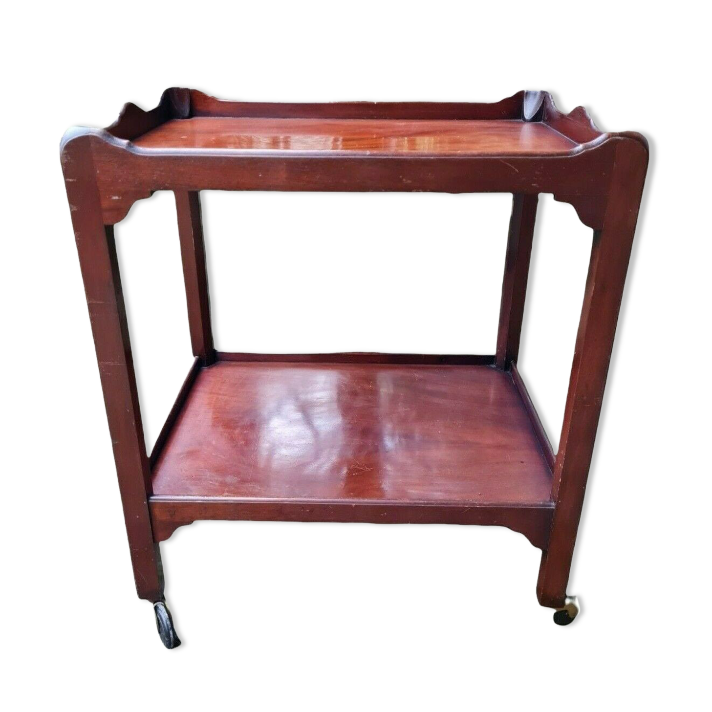 Serving on wooden wheels 30s