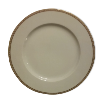 Assiette en porcelaine fine avec liseré doré