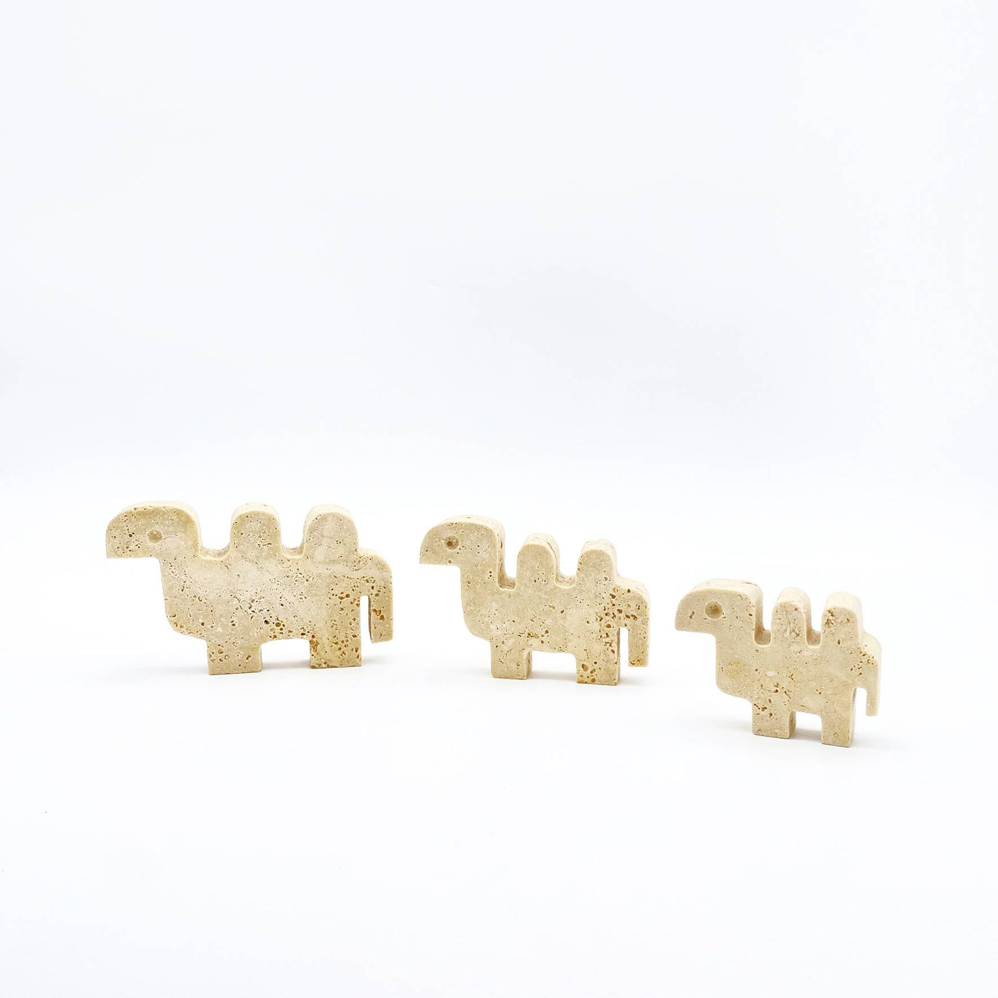 Family of 3 camels in travertine by Fratelli Mannelli