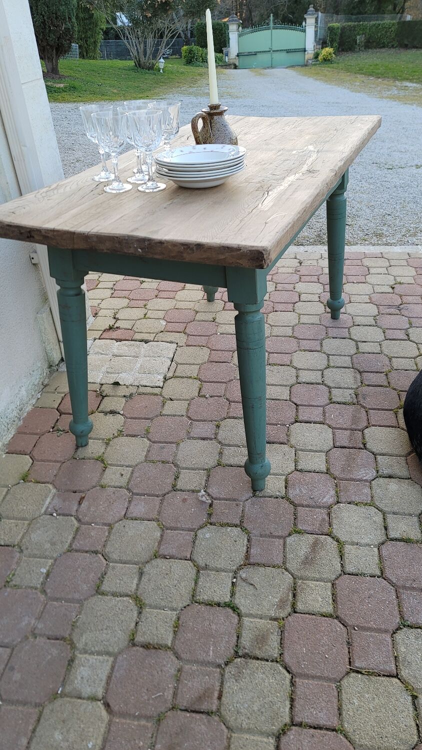 Farmhouse table