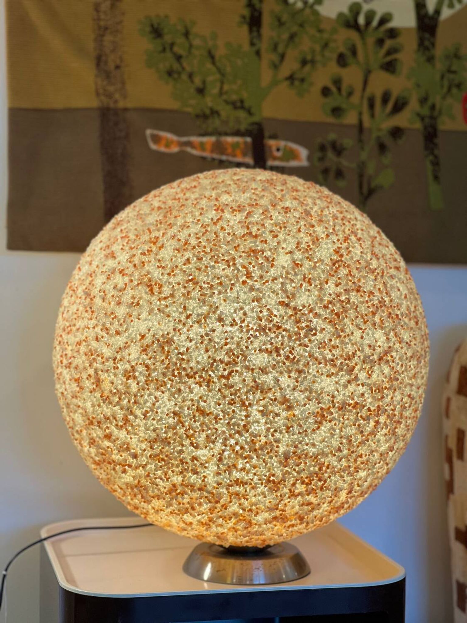 Lampe à poser boule en perspex socle tactile