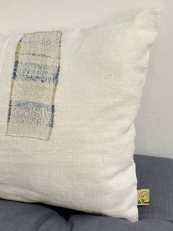 Coussin artisanal en toile ancienne style Kilim