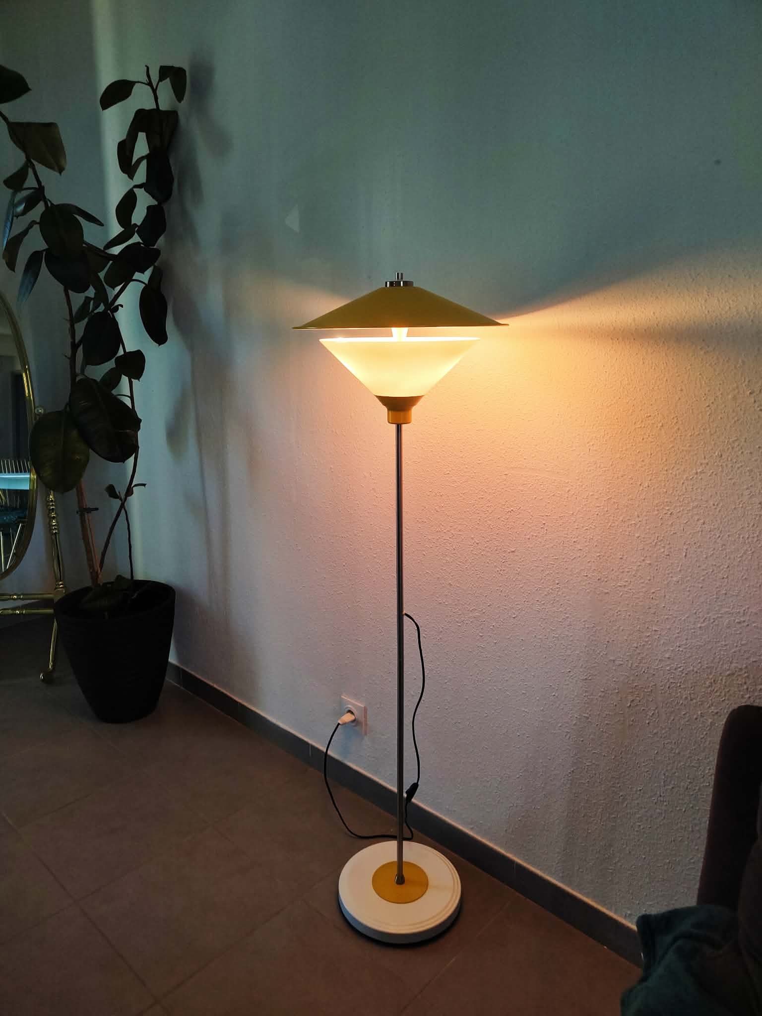 Vintage floor lamp 1980