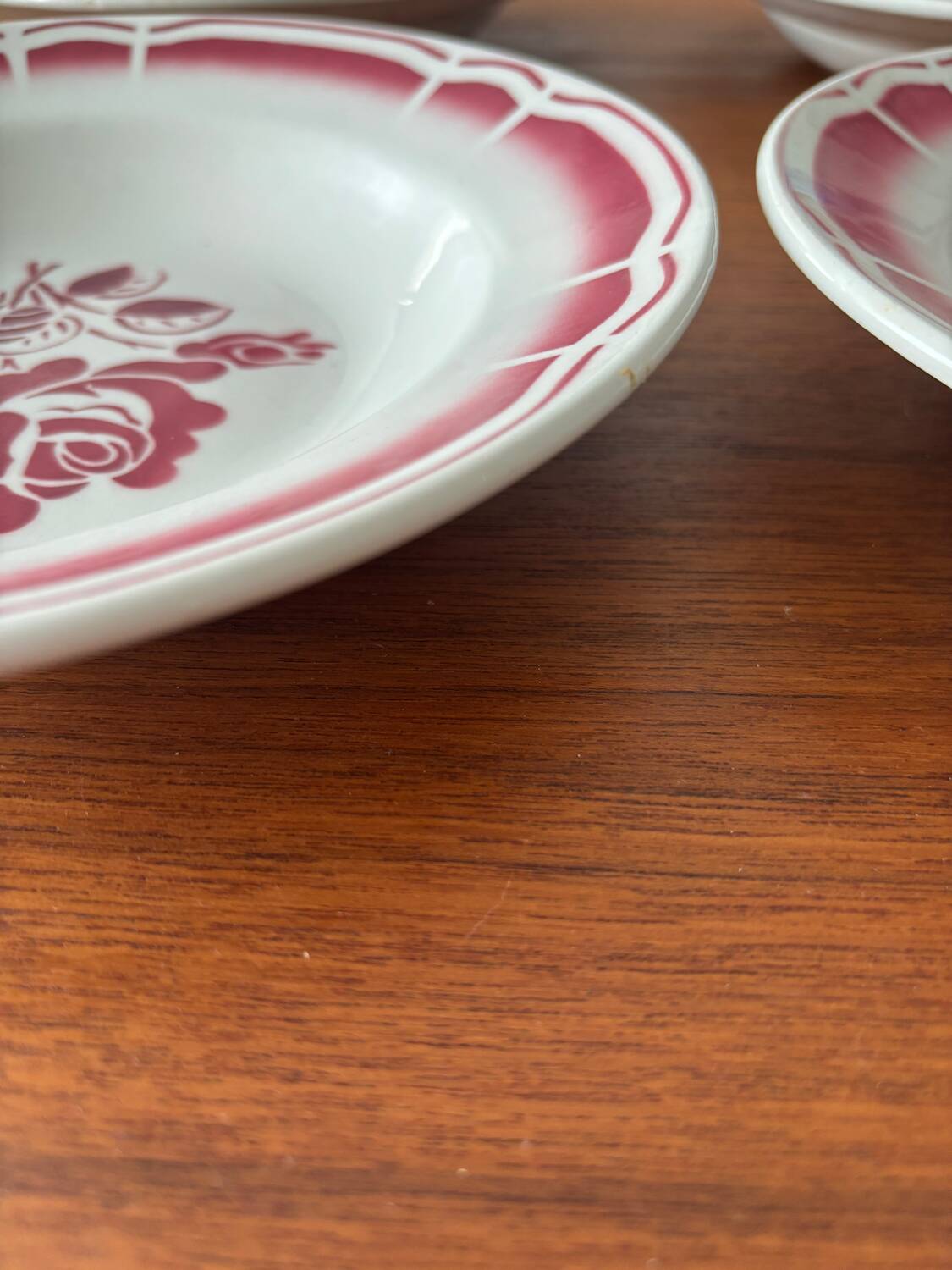 Lot of 4 red deep plates Badonviller – Vintage bistro crockery