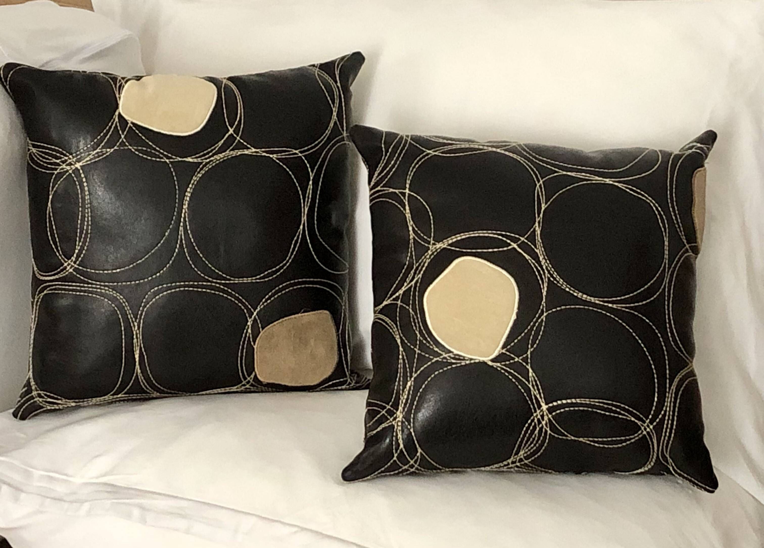 Coussins cuir design vintage
