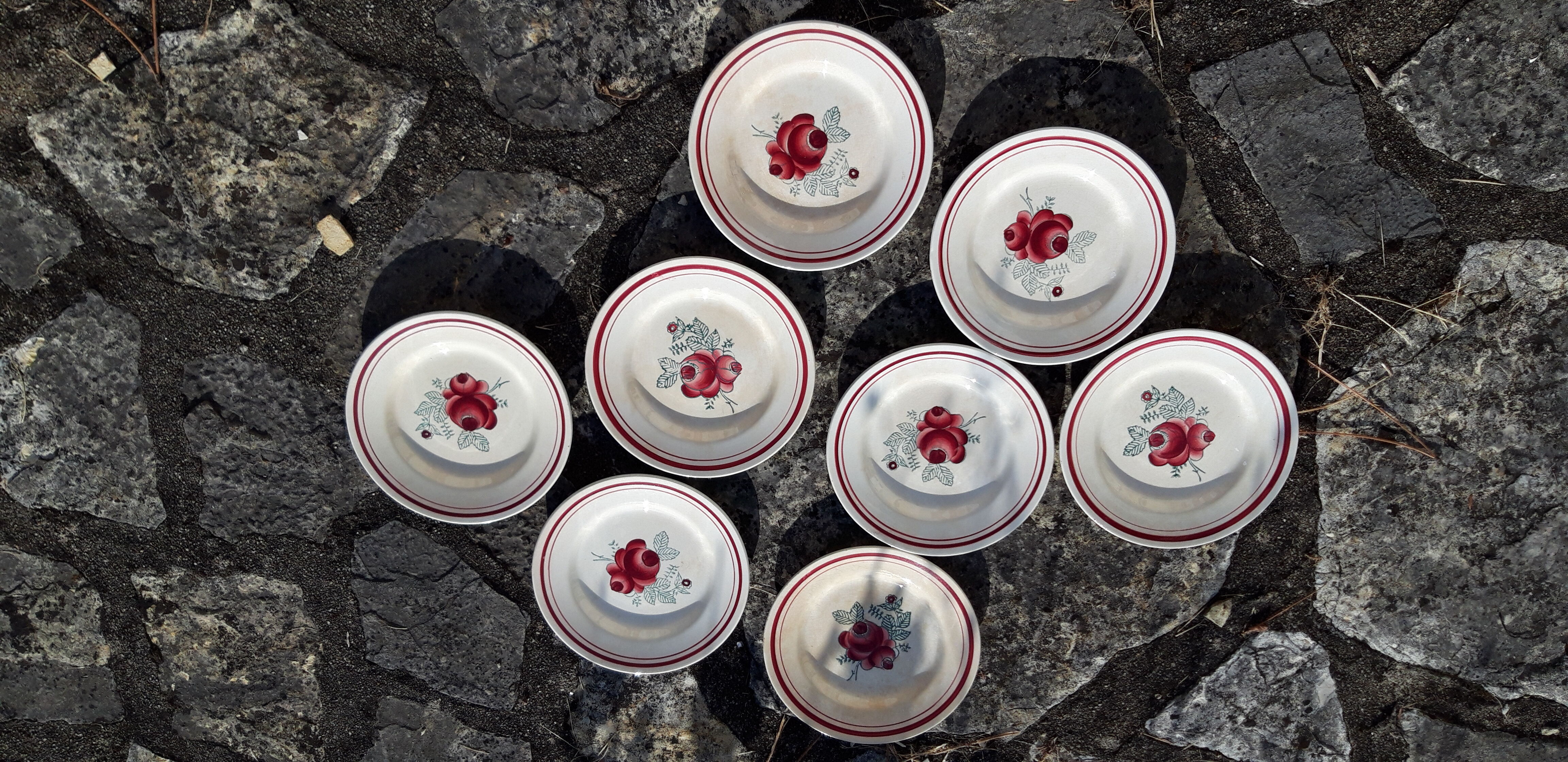 Set of Gien tableware