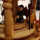 Pyramide carrousel de Noël en bois avec bougies