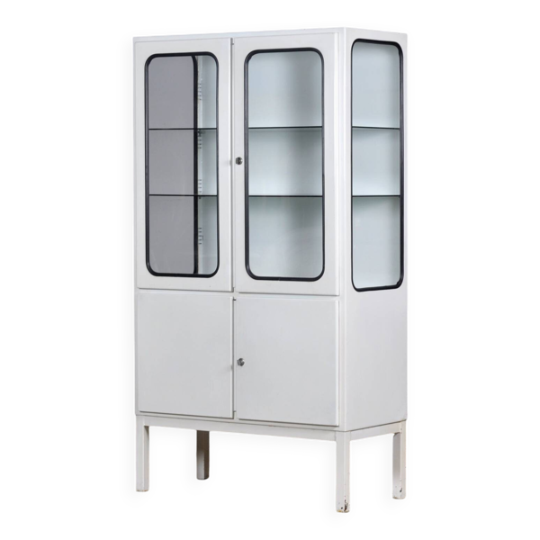 Armoire à pharmacie vintage, années 1970