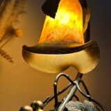 Lampe à poser Art deco en fer forgé et pâte de verre
