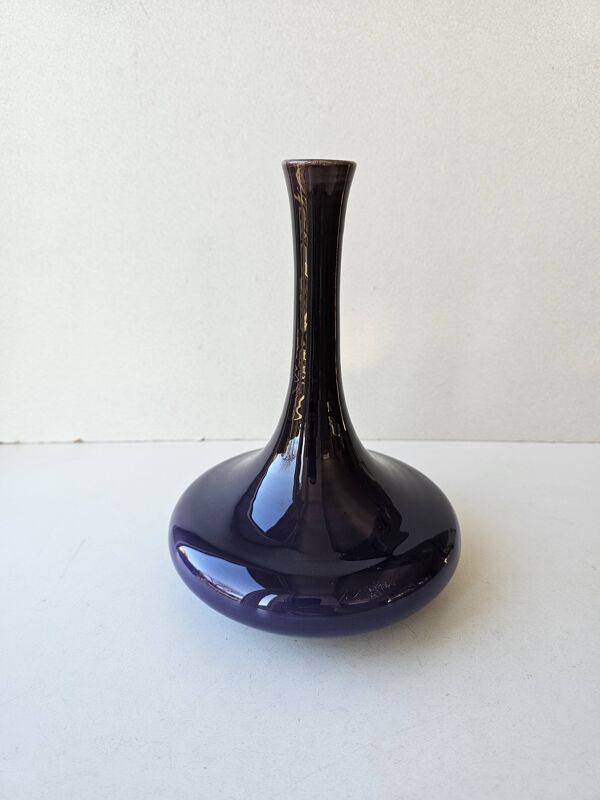 Magnifique Vase soliflore en céramique mauve Signée Marius Musarra (Vallaur
