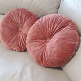 Set of 2 round pink velvet cushions