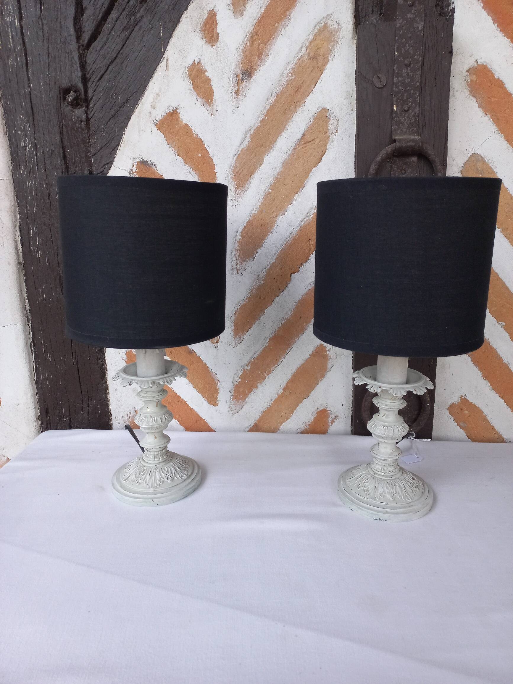 Paire de lampes de chevet patinées