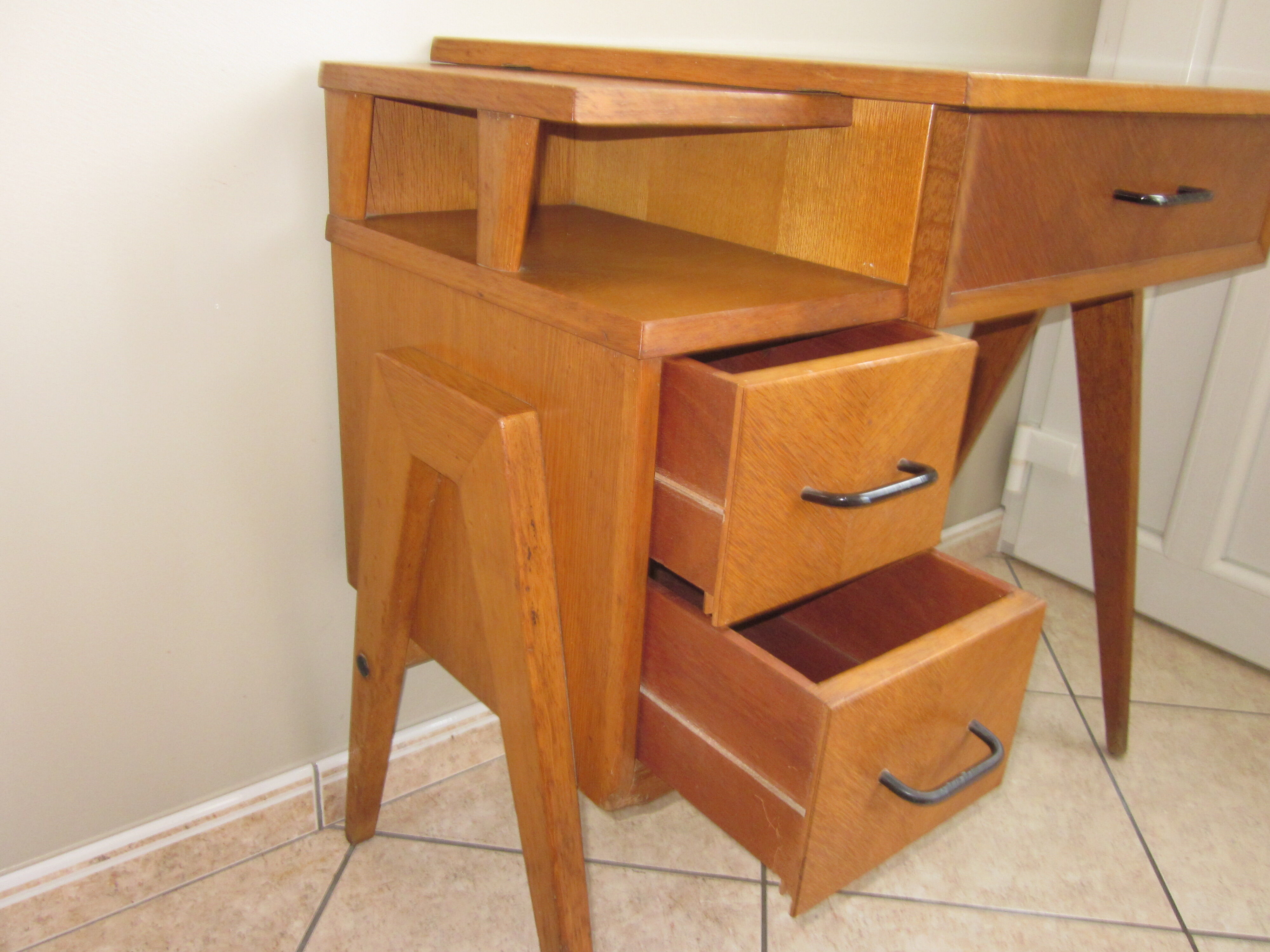 Desk vintage feet compass