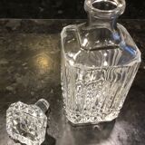 Chiseled crystal carafe with cork