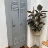 Acial La Poste cloakroom furniture
