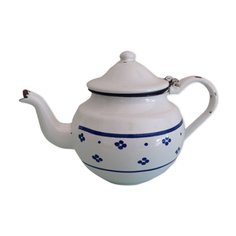 White teapot in enamelled sheet metal 50/60