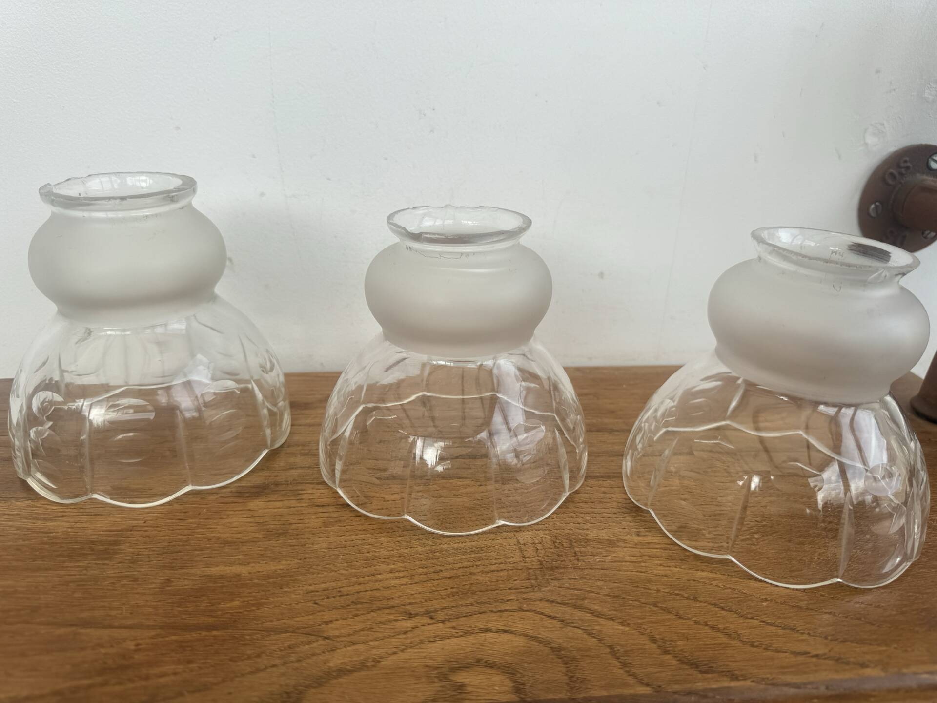 Lot 3 Tulips Antique Glass Cut Frosted Art Deco Lamps Lu