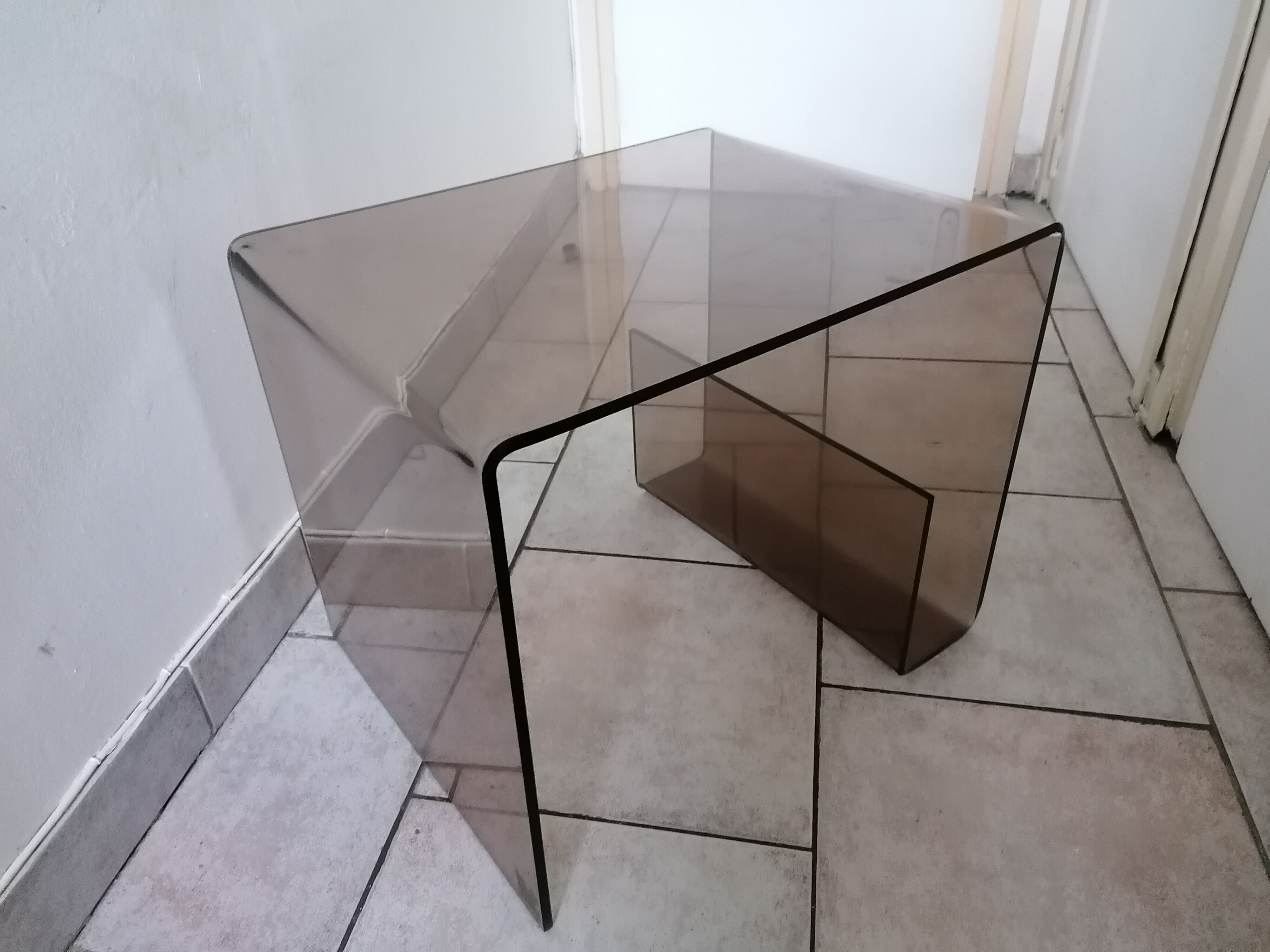 Table carries thick vintage plexiglass reviews