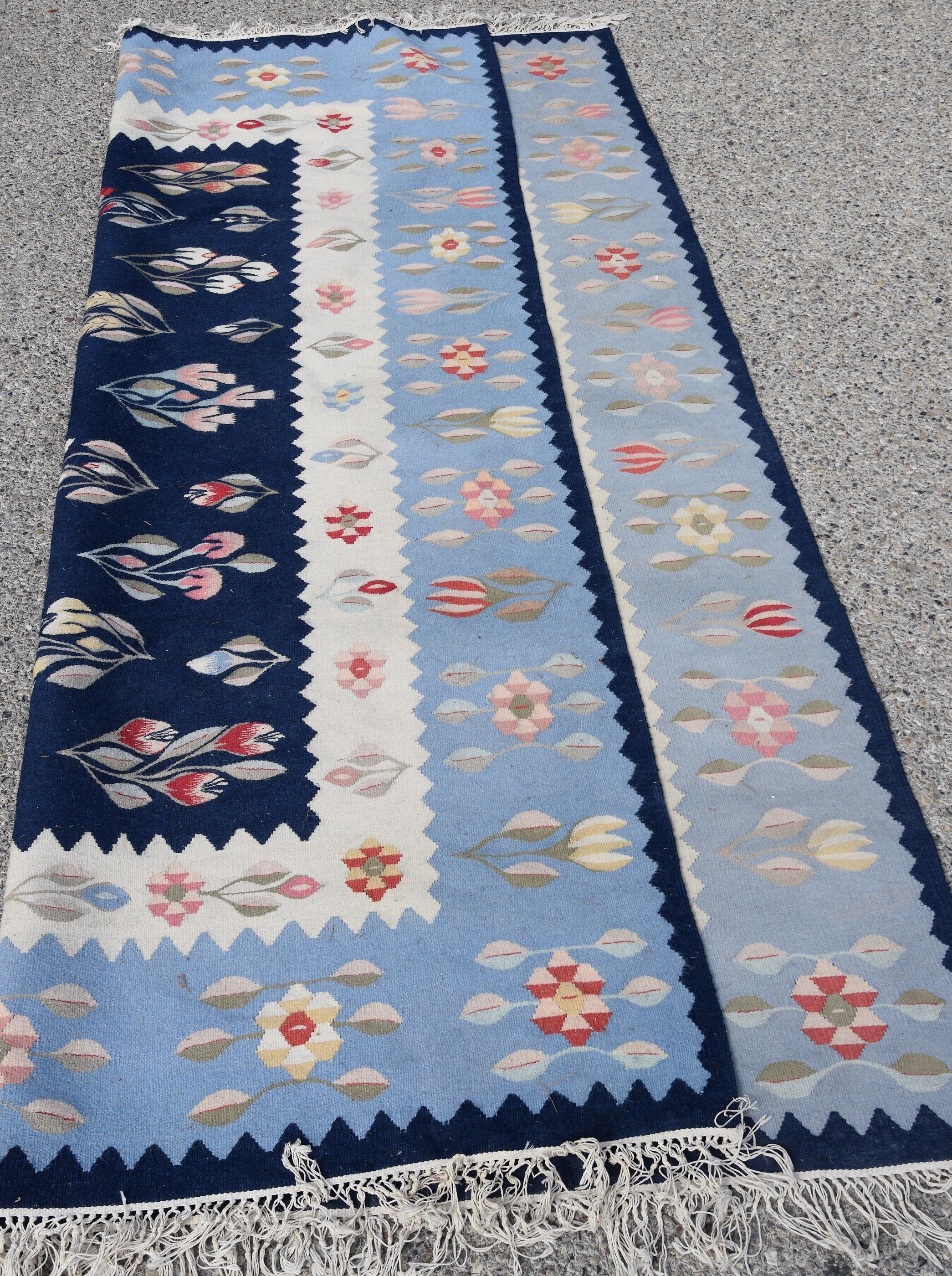Kilim Bessarabian carpet. Handmade: 1.70 X 2.35 M