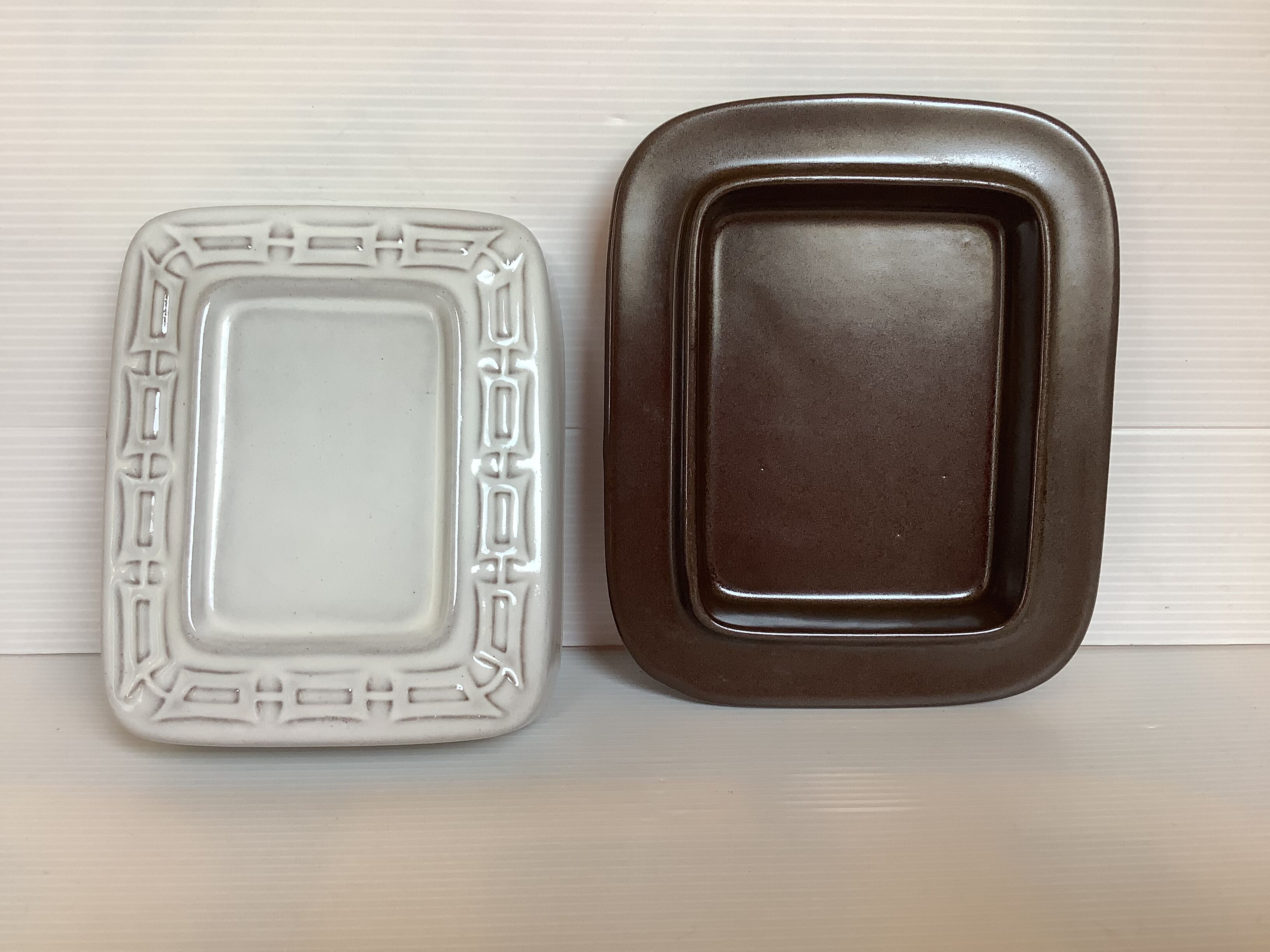 Butter dish with brown and beige ceramic lid