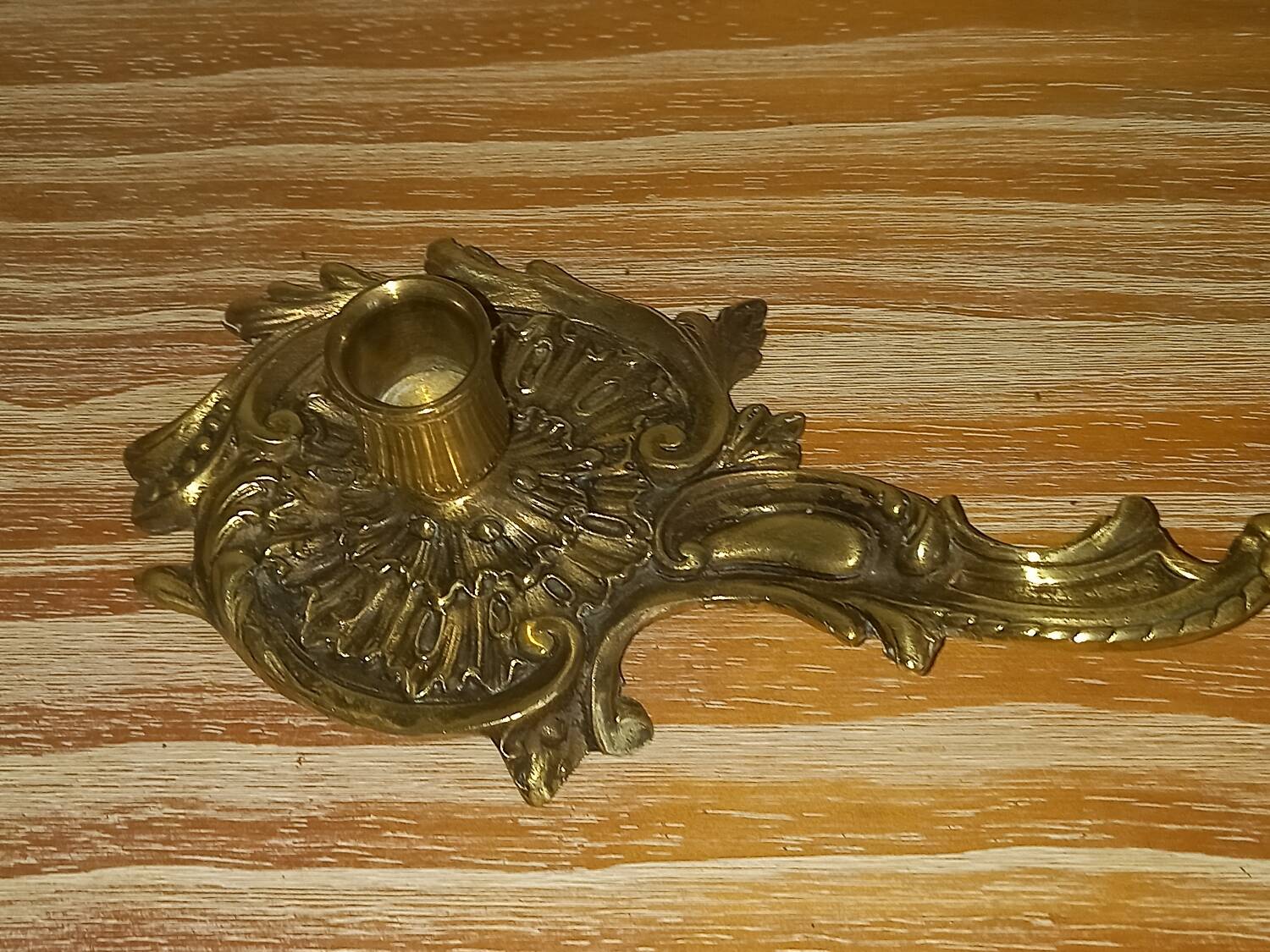 Rat tail candlestick