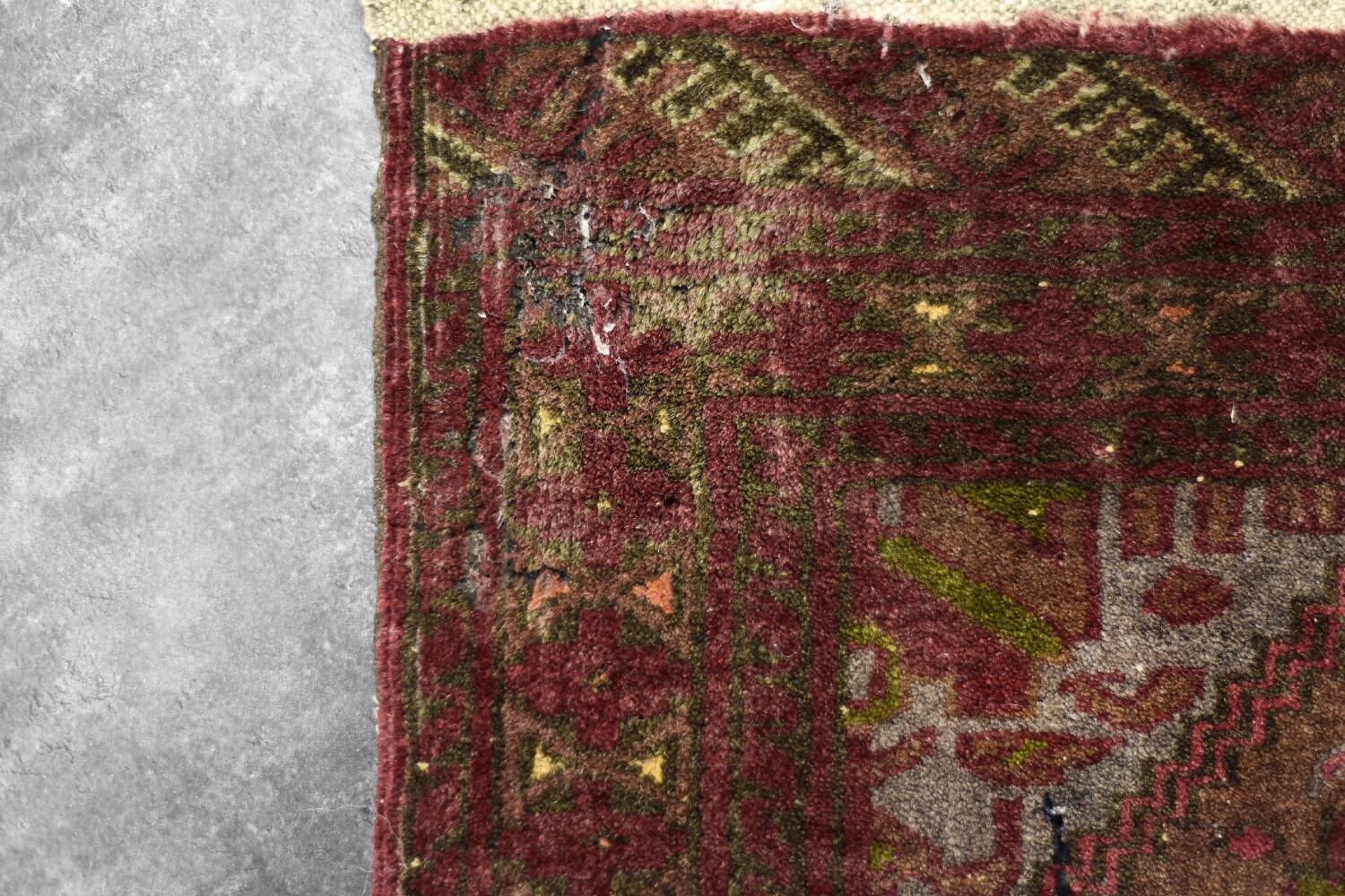 Vintage handwoven Turkmen Ersari oriental rug, 1950s.