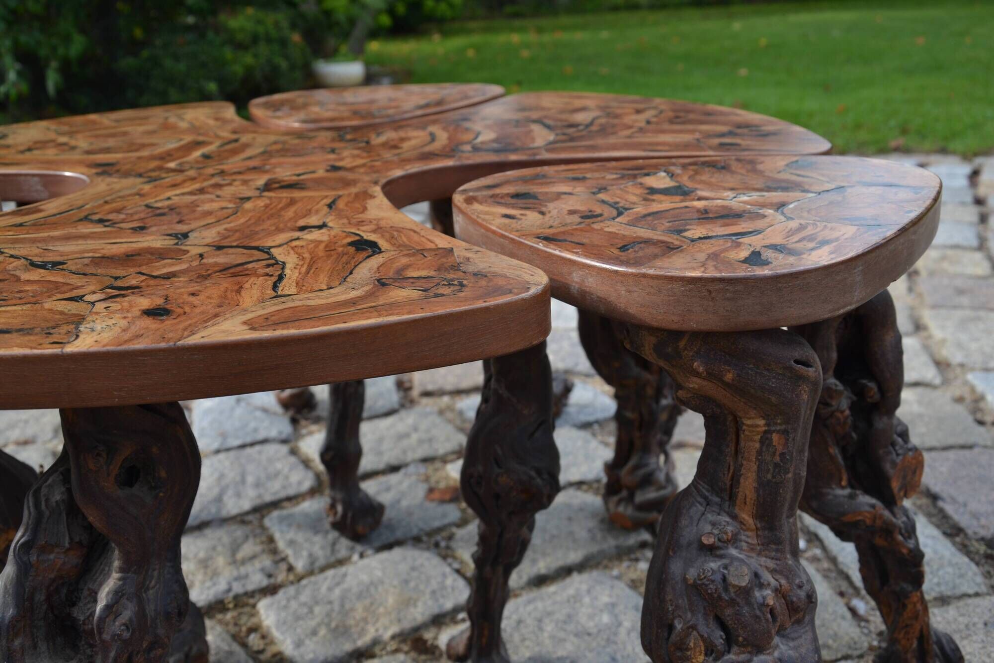 Modular coffee table in vine shoot marquetry.