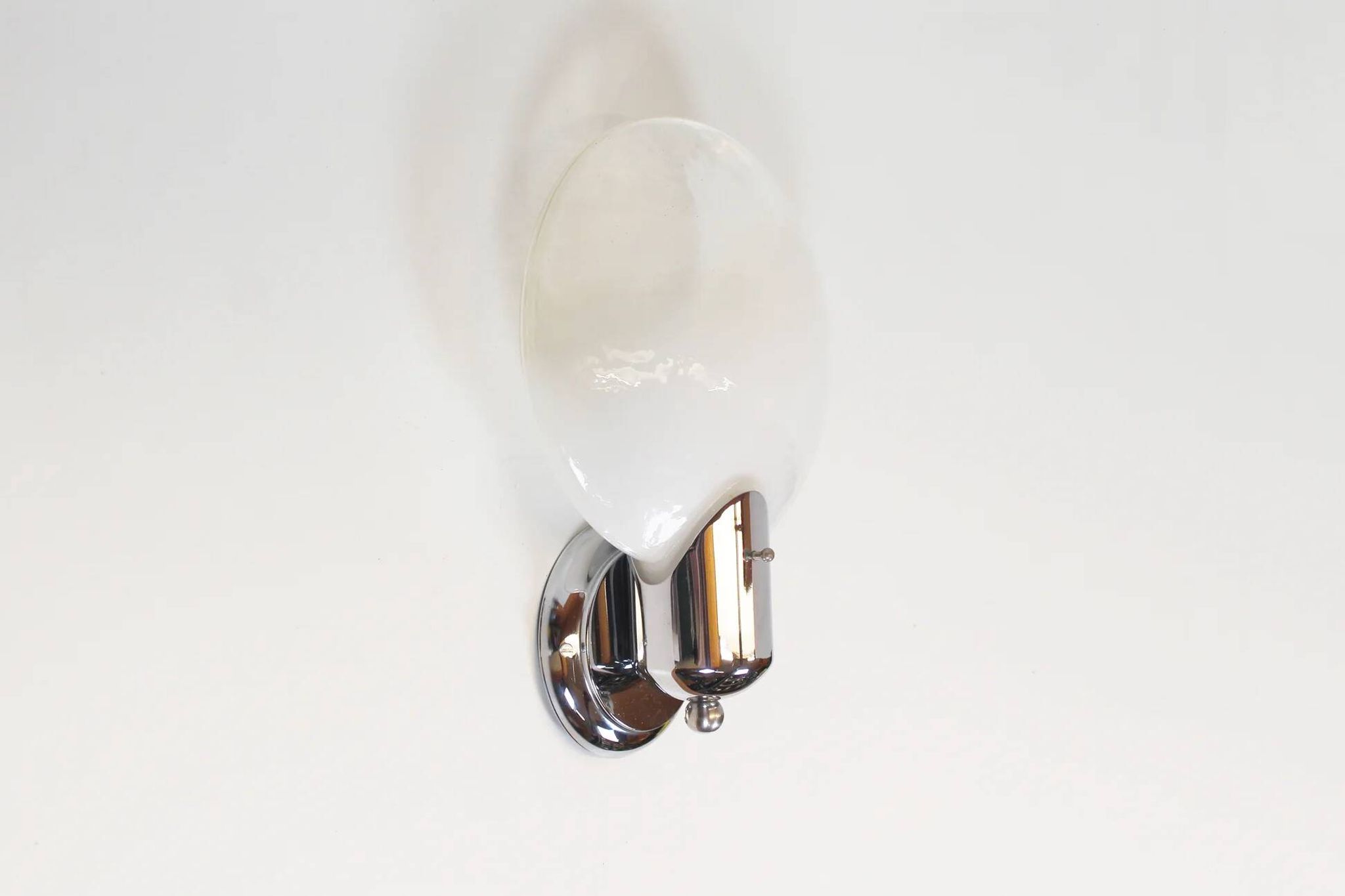 1970s wall lamp in brass and Murano glass by Kaiser Leuchten