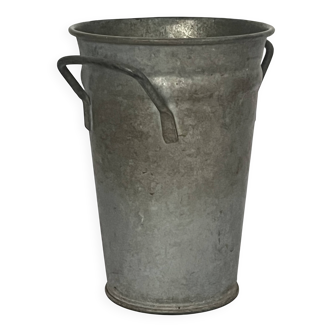 Vase de fleuriste en zinc
