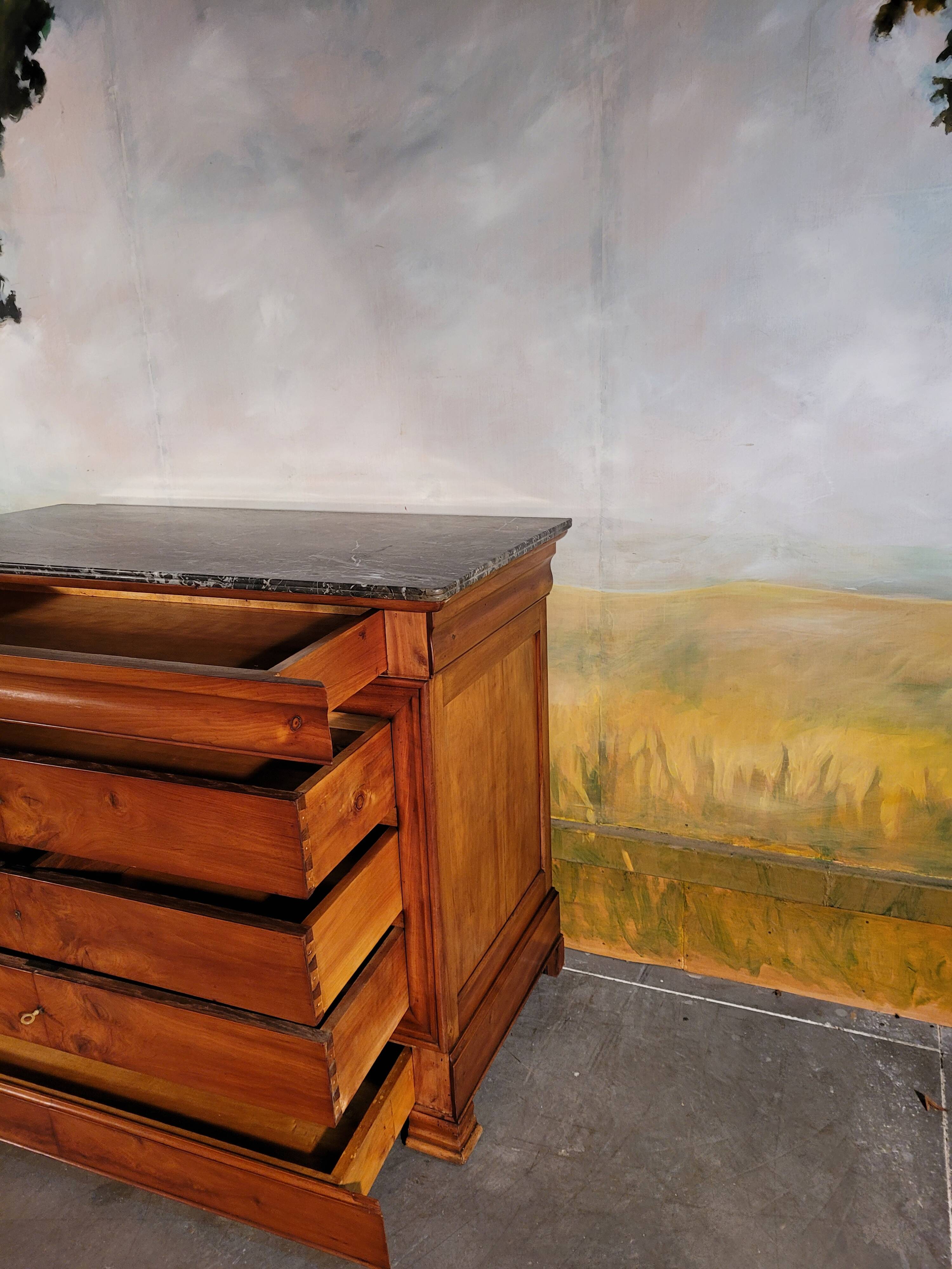 Commode époque Louis Philippe en merisier massif