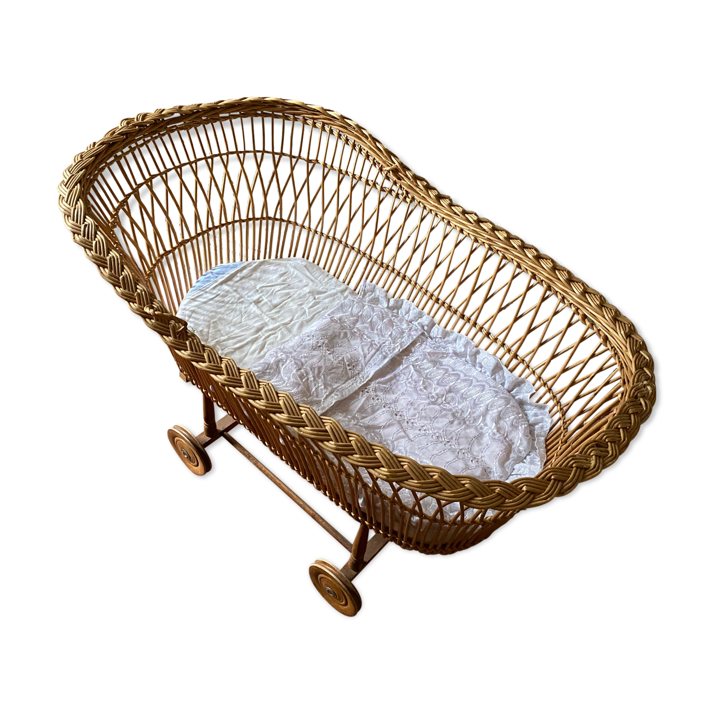 wicker cradle bassinet