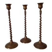 Lot de trois bougeoirs en laiton