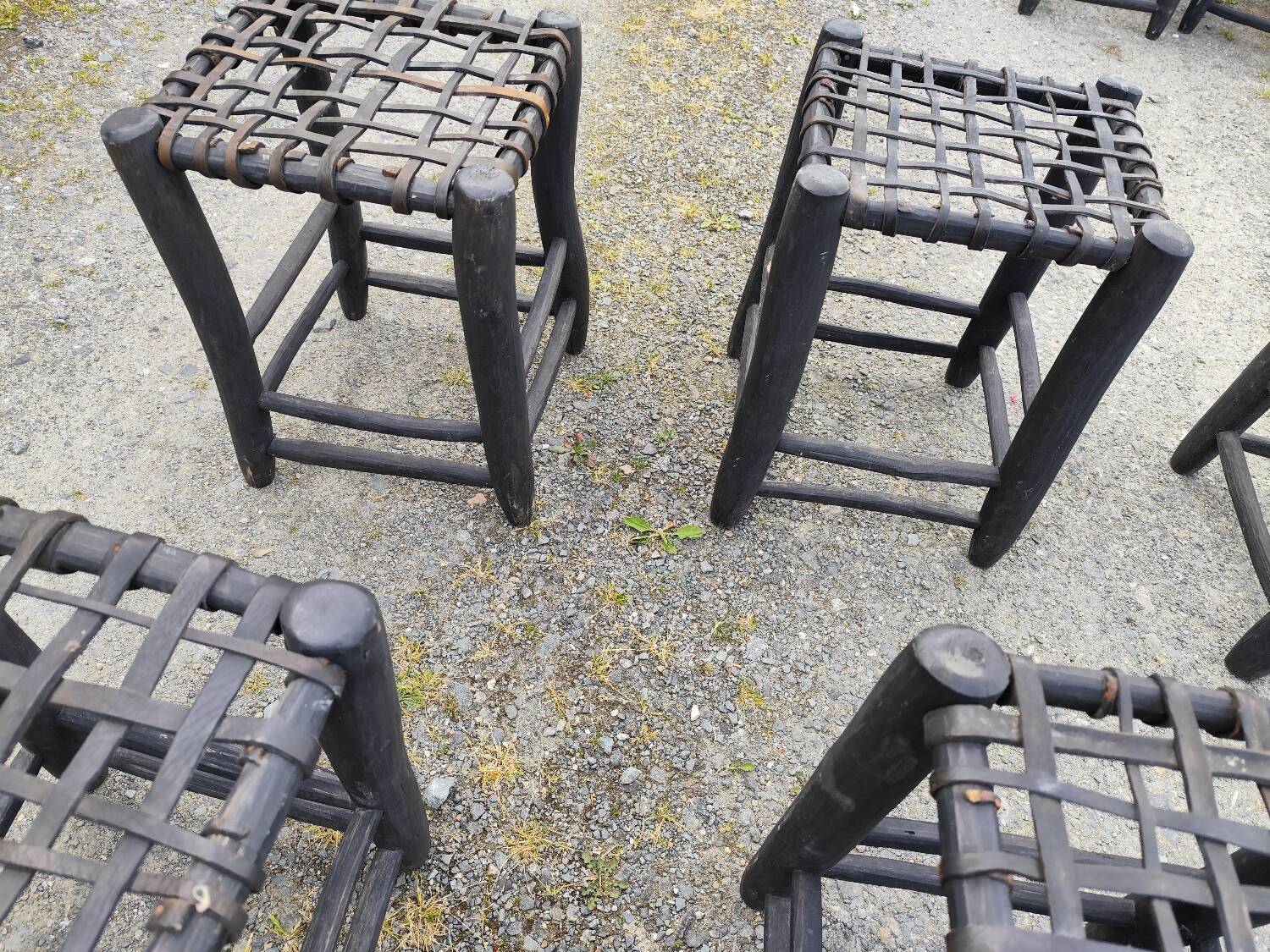 6 tabourets bois assise tressée de Cuir Nina Kaufmann