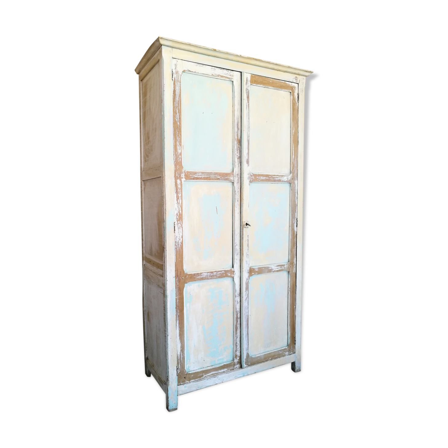 Original Parisian wardrobe patina