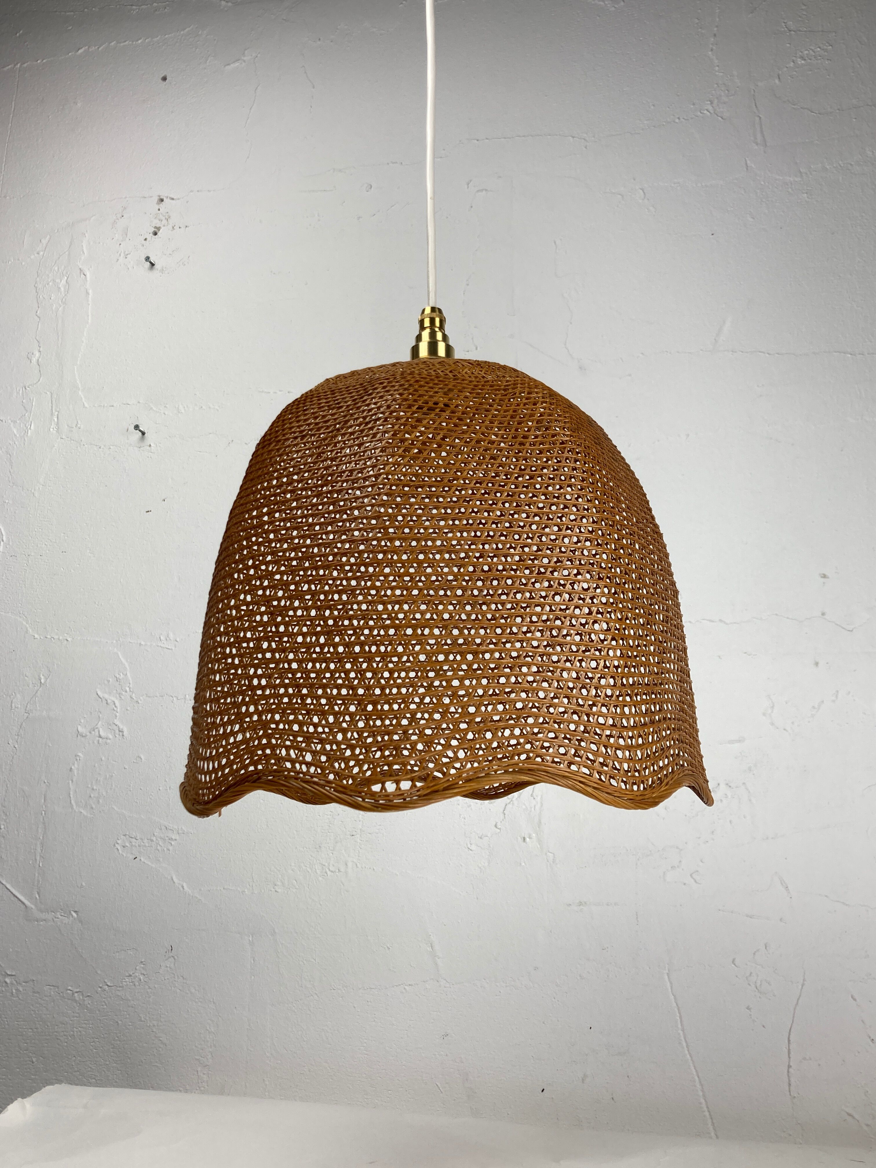 Beehive webbing rattan wicker pendant hanging lamp, 1930s