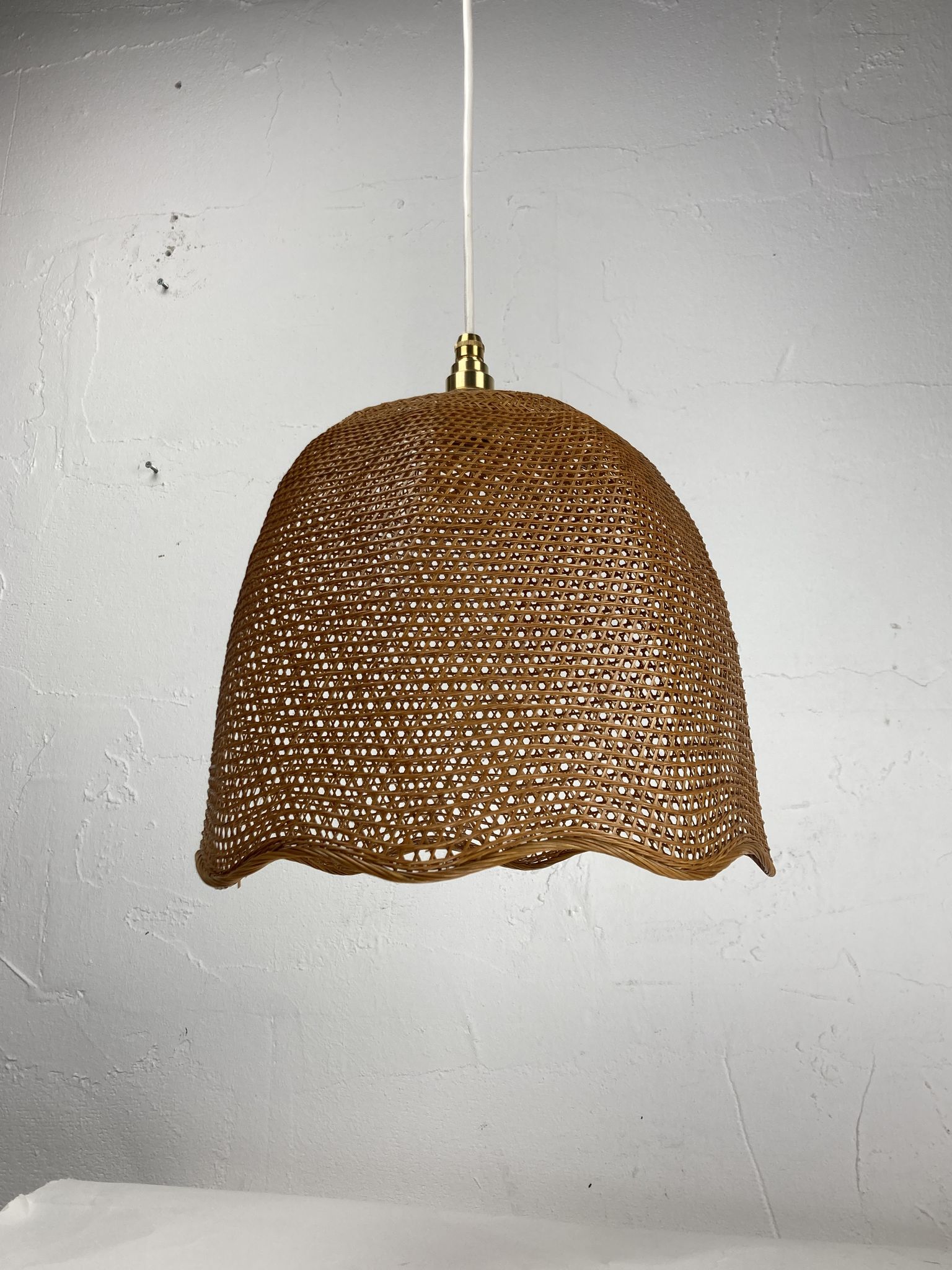 Beehive webbing rattan wicker pendant hanging lamp, 1930s
