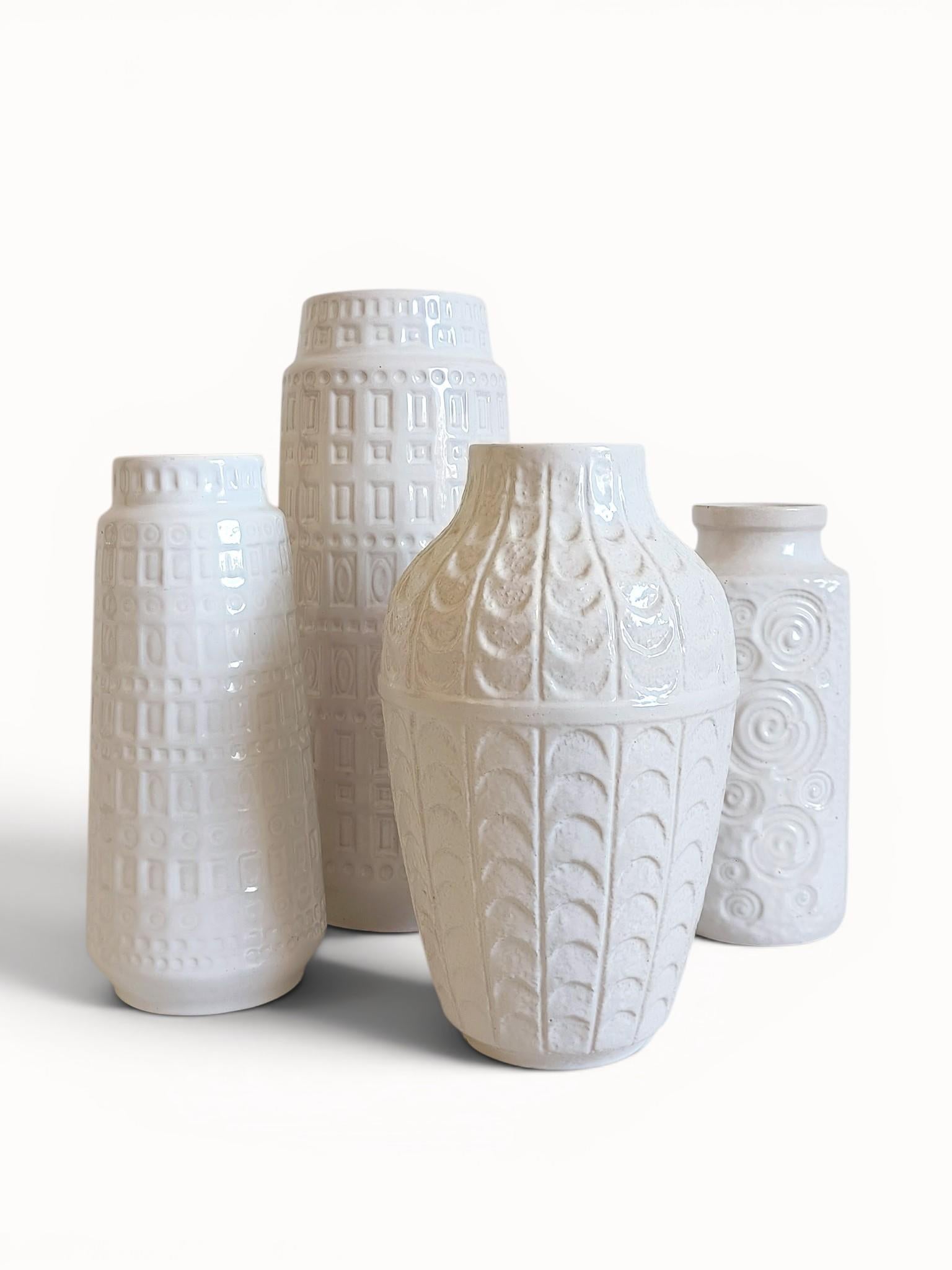 Vase en céramique blanche émaillée de style mid-century par Bay Keramik, Allemagne de l'Ouest, années 1950.