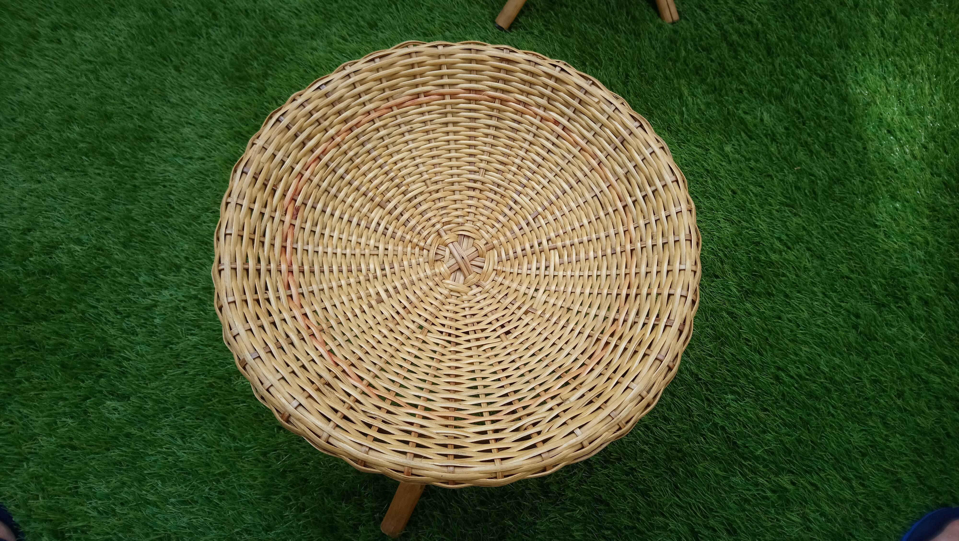 Summer Lounge 4 stools and coffee table Wicker of the 1960s