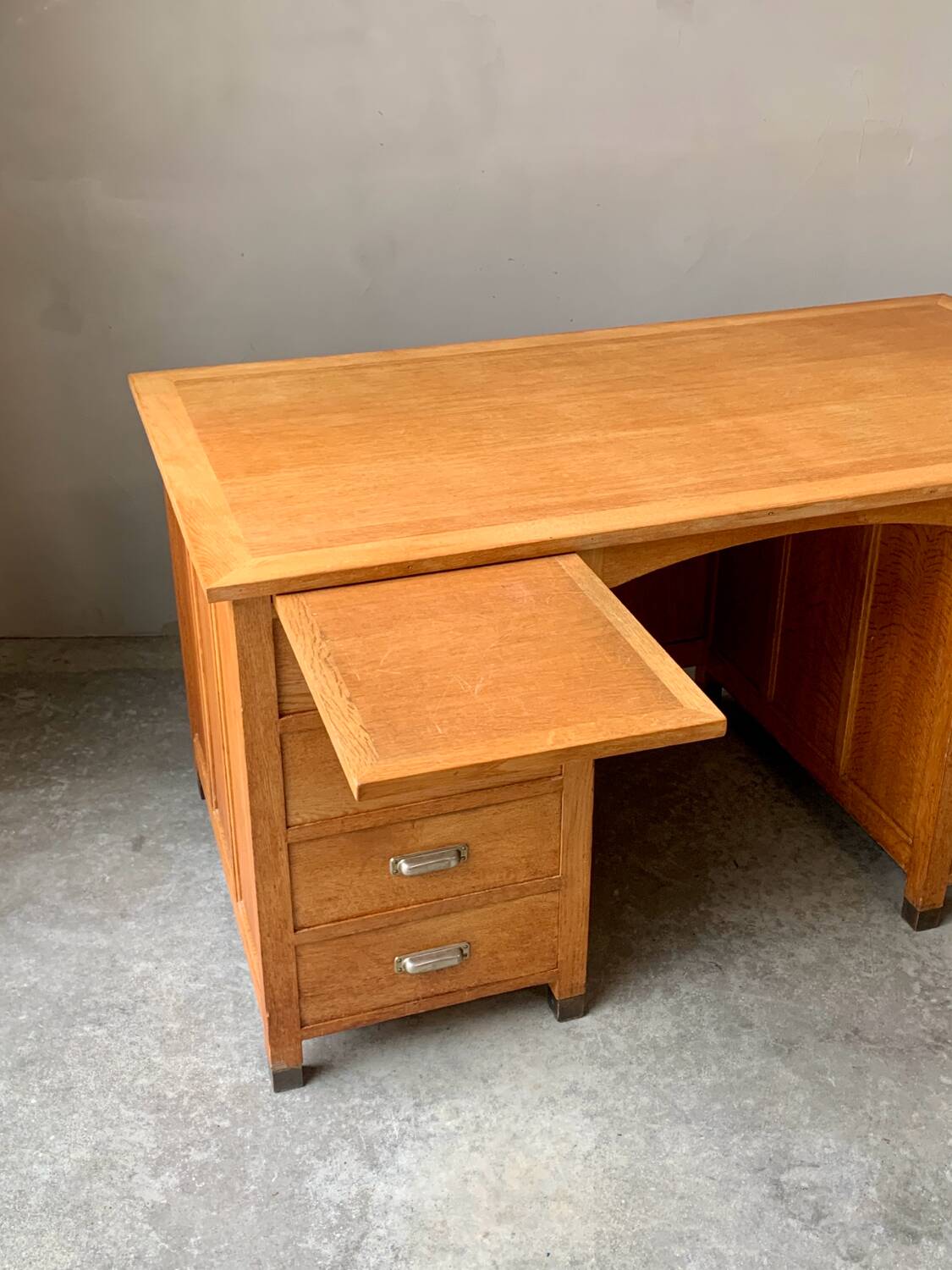 Bureau Vintage en Chêne avec 8 Tiroirs
