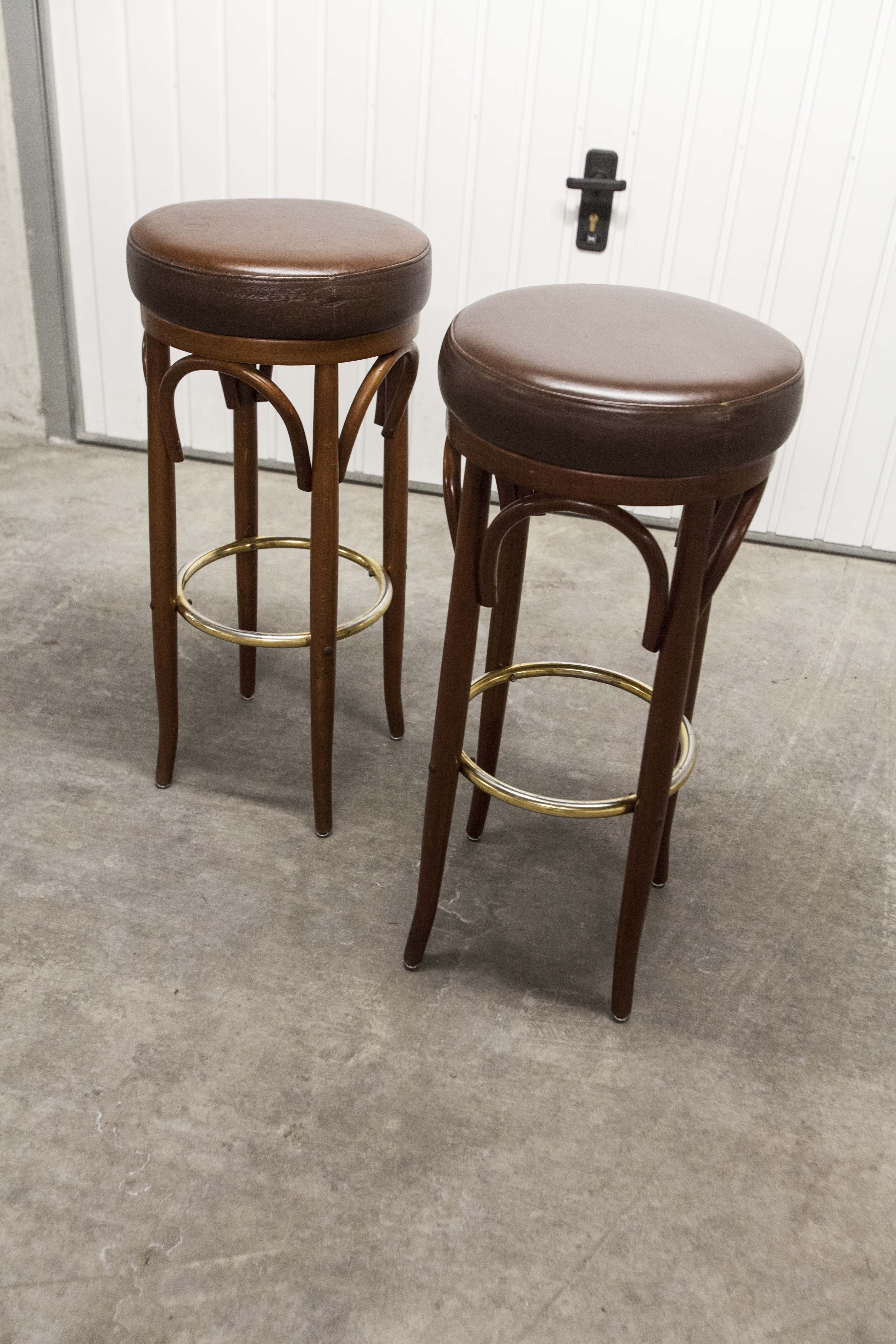 Pair bar stools Hindermann Wellereau