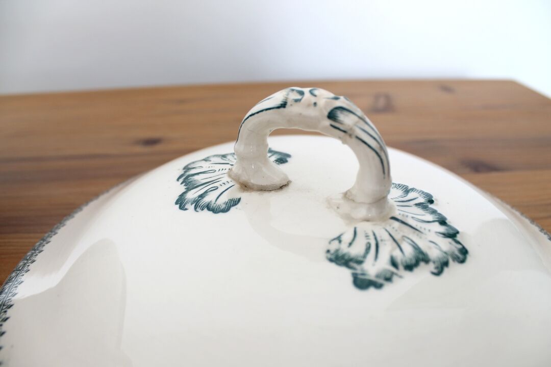 Creil-Montereau earthenware soup pot