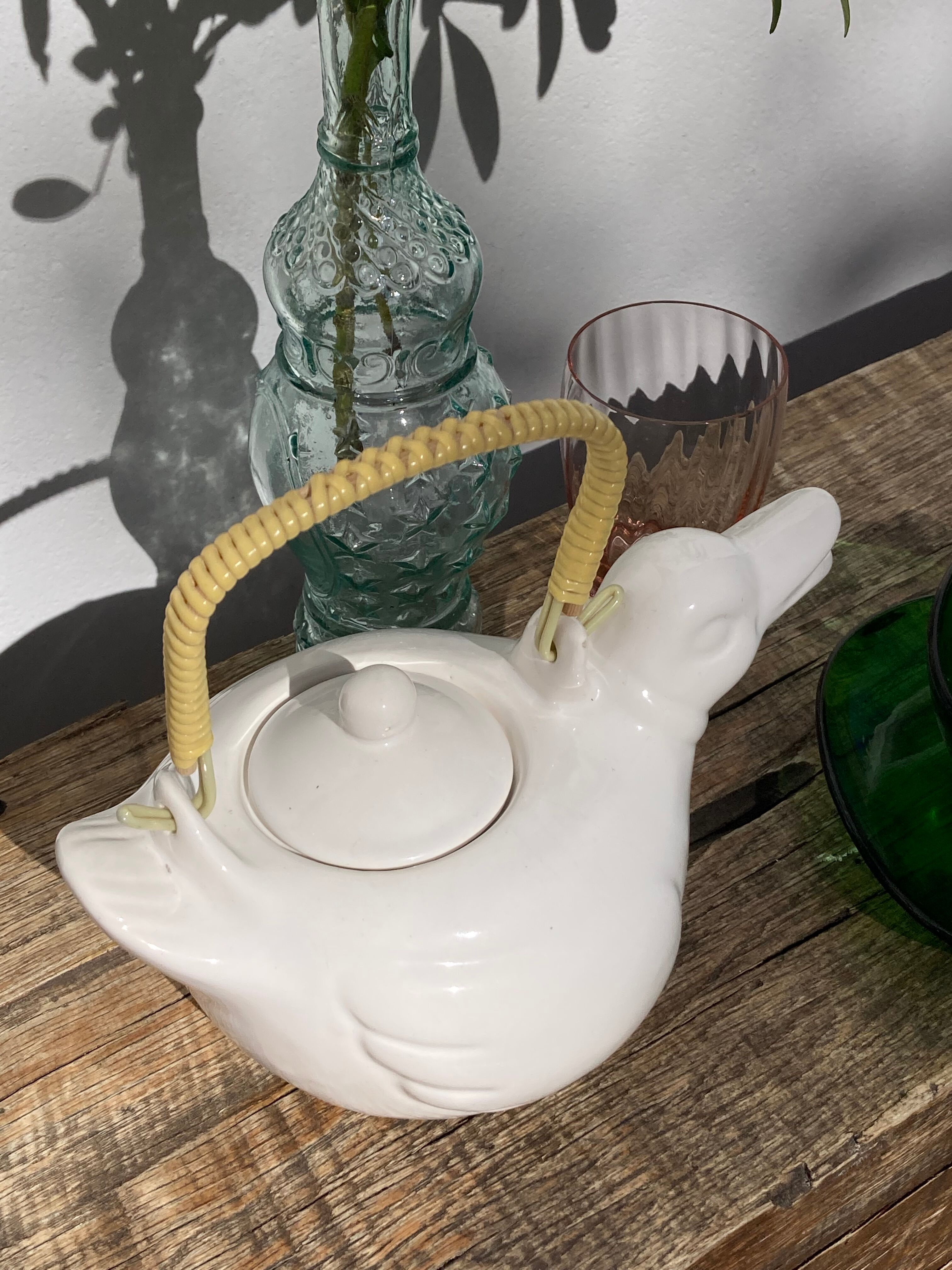 Teapot in the shape of a duck in white ceramic 1960 vintage