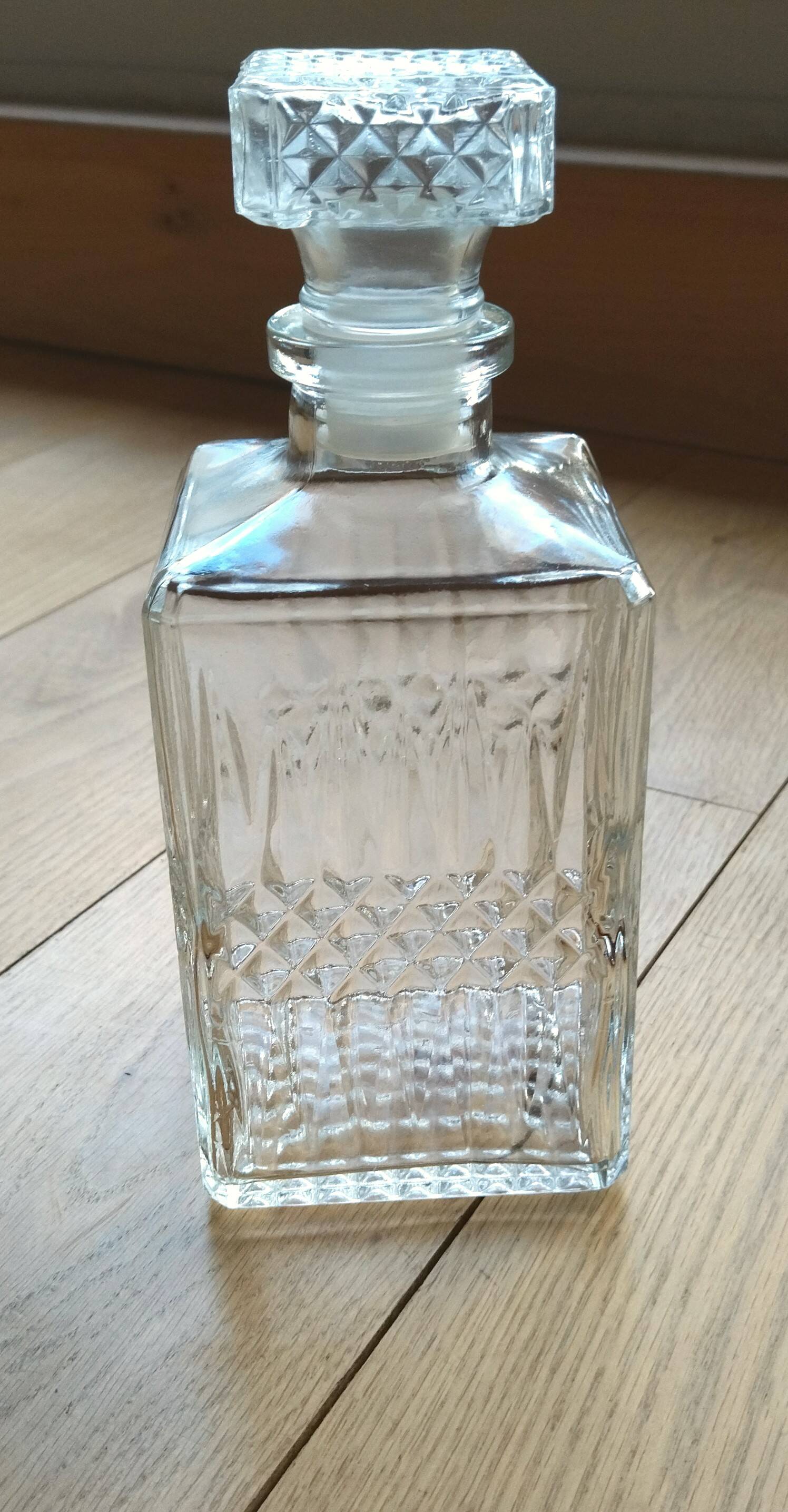 Carafe ciselée
