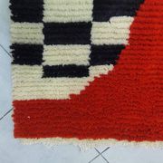 Berber Moroccan rug decorated 250cm x 150cm