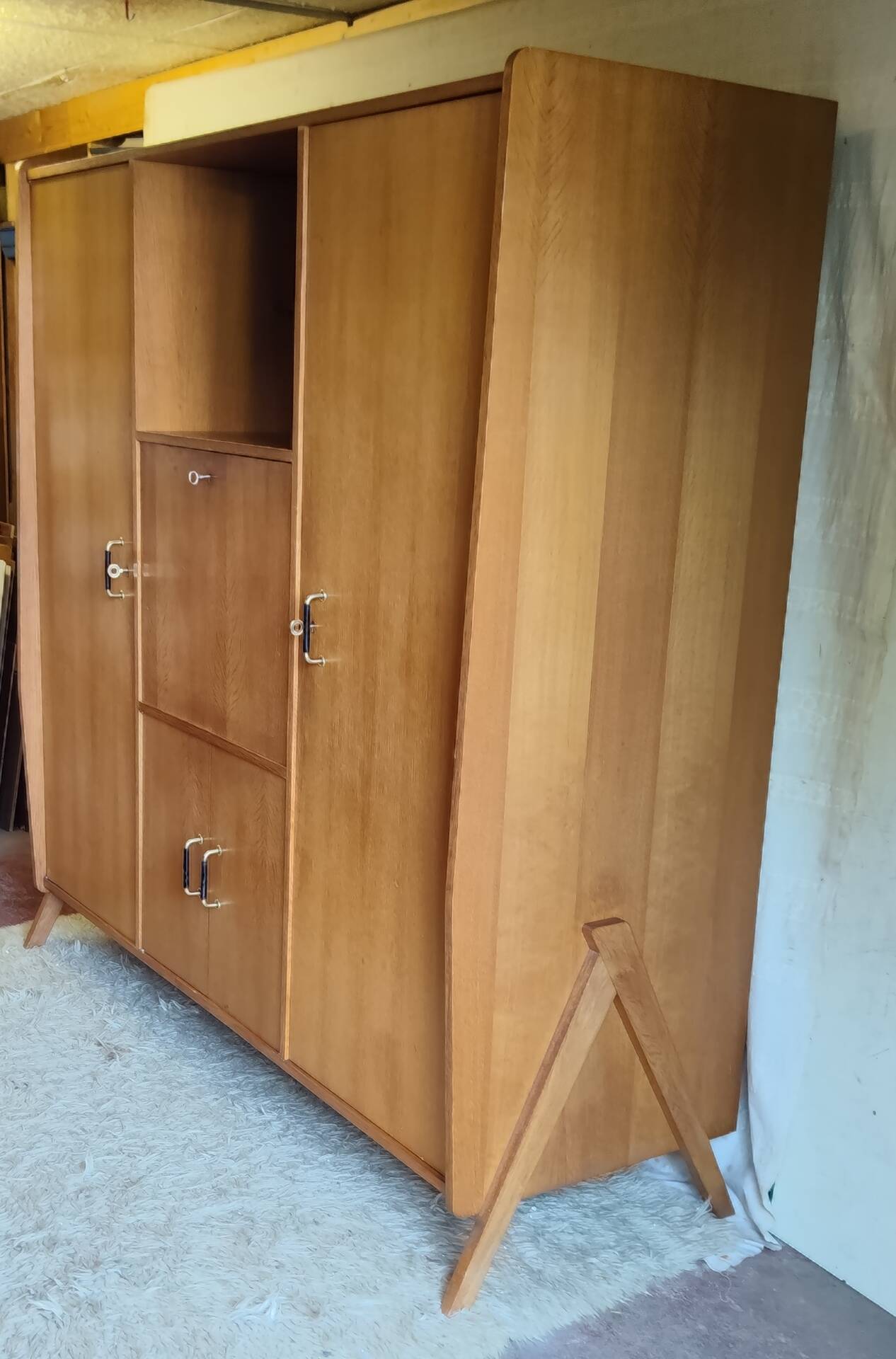 Wooden cabinet with tapered legs - French cabinetmaker - 1960s