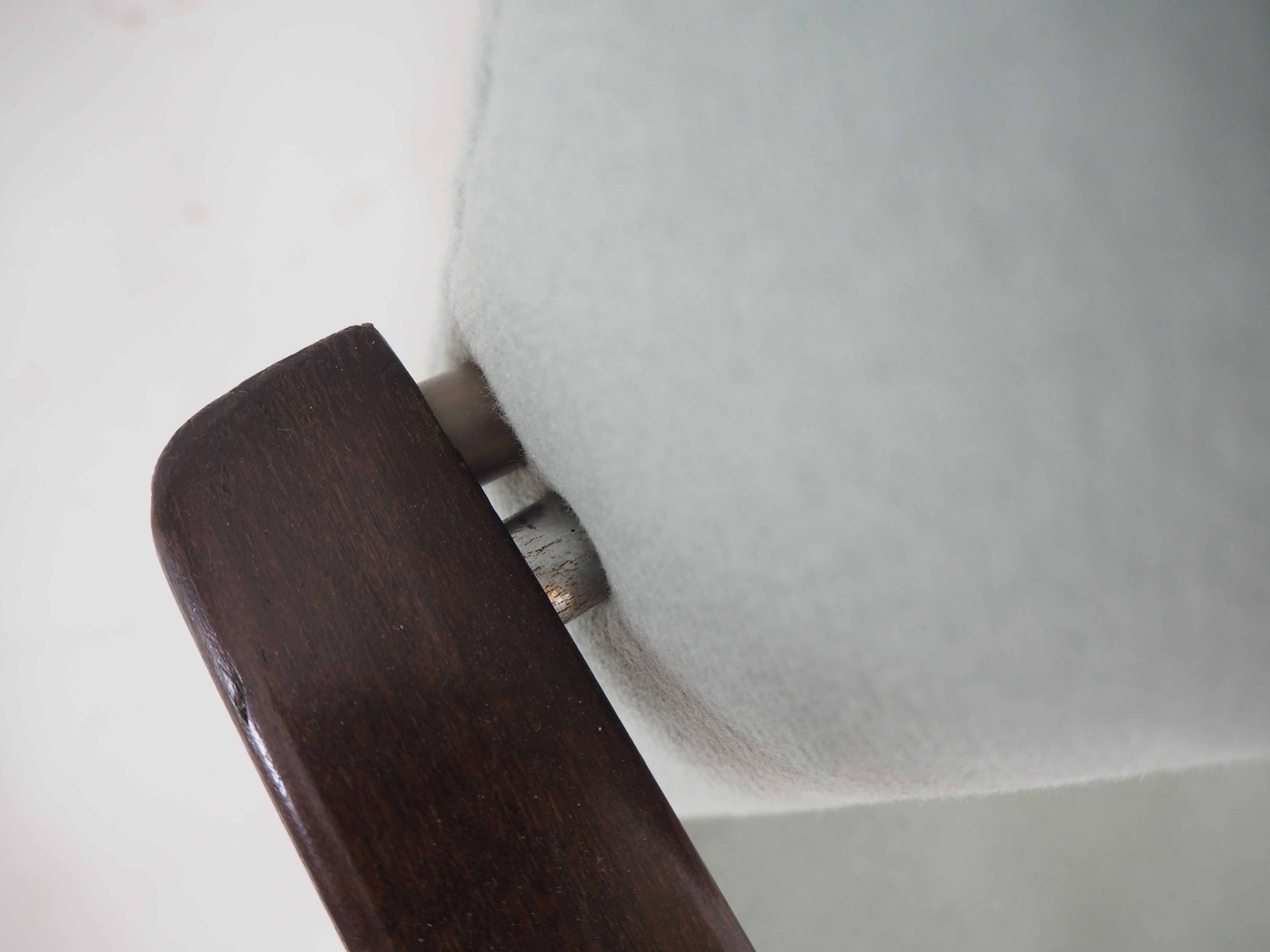 Pair of Ton/Thonet Beech Armchairs, Czechoslovakia