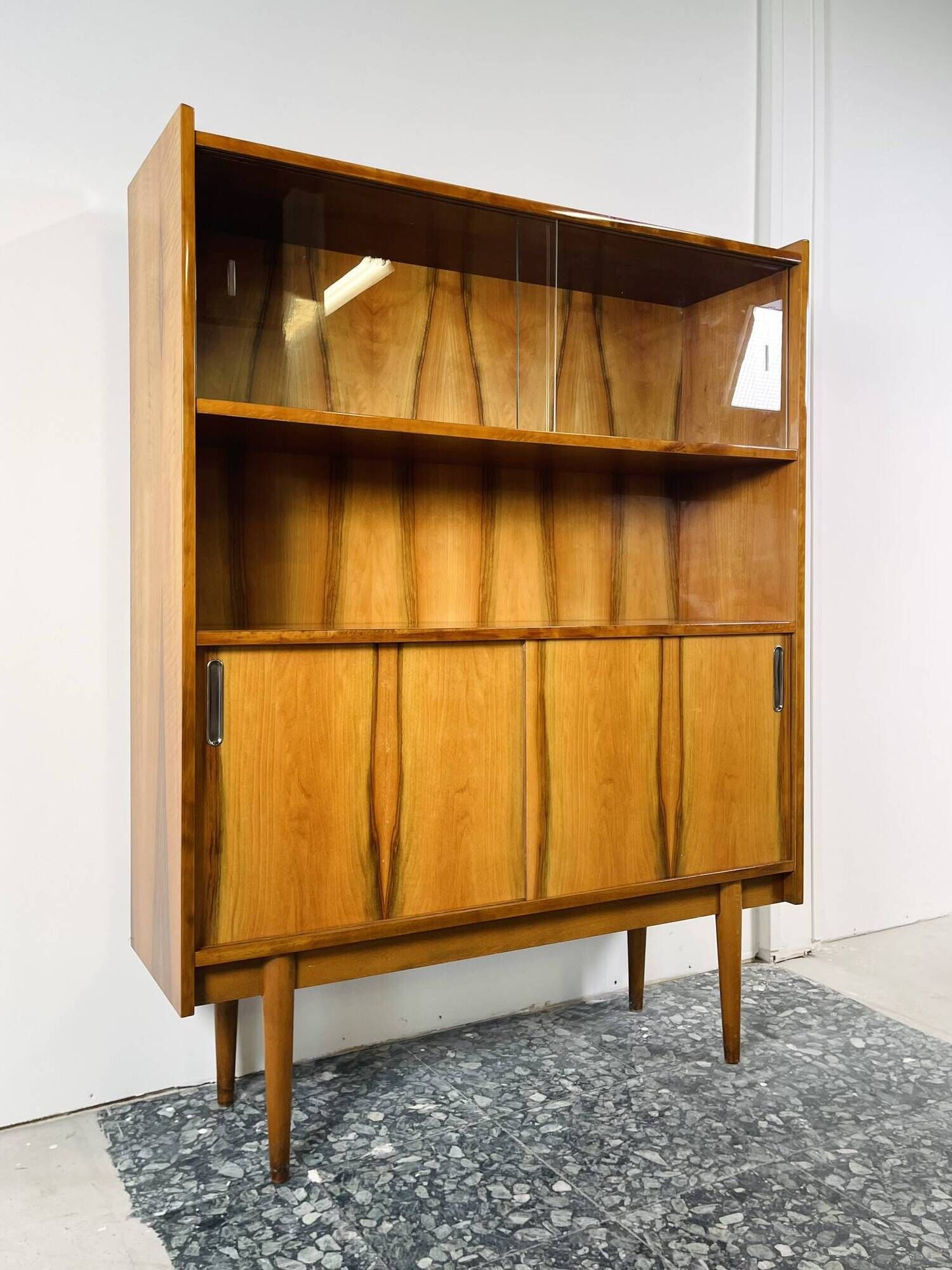 Bytomskie orion 1050b highboard en finition laque guitare