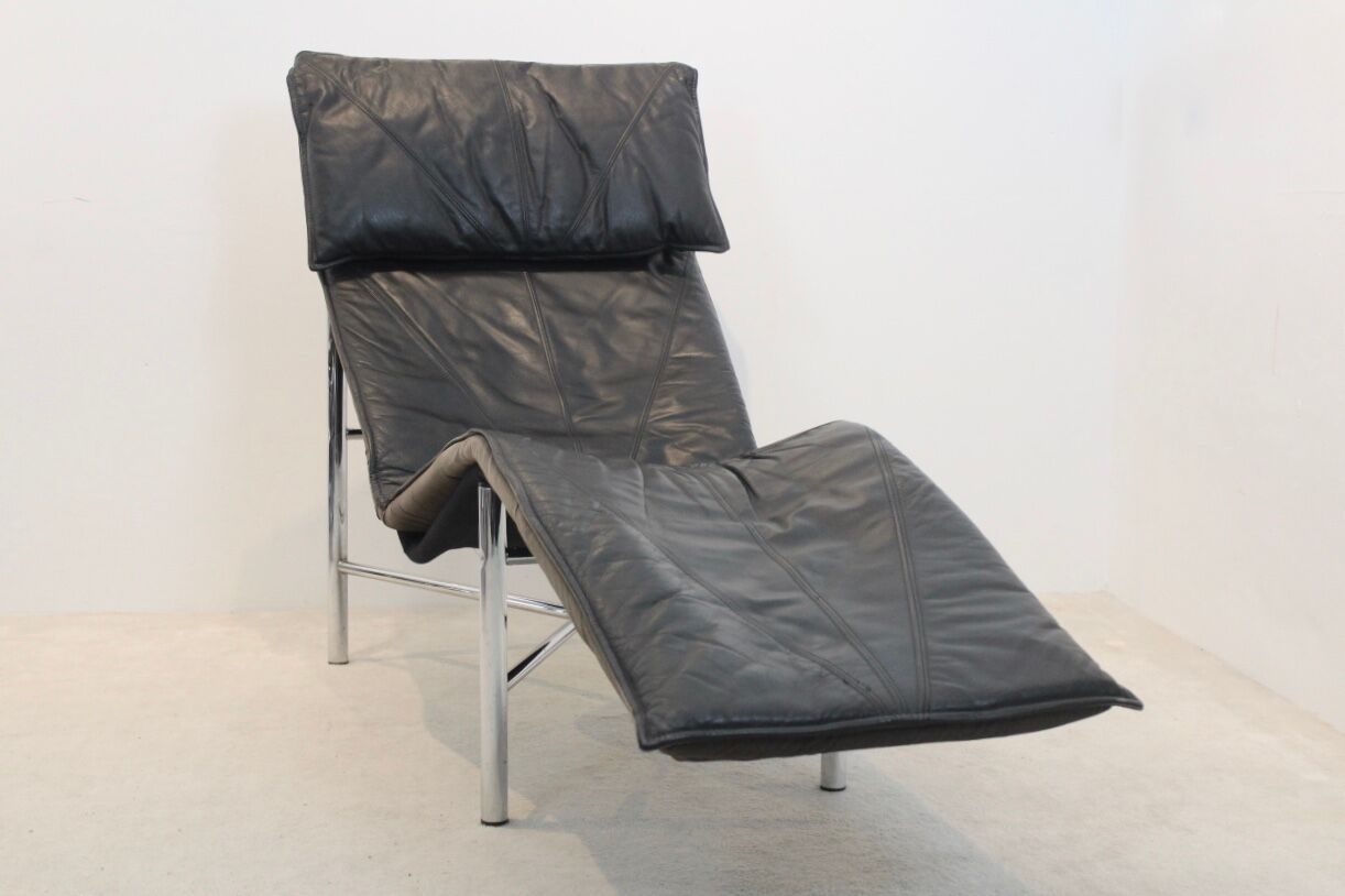 Black leather ‘skye’ chaise longue by Tord Björklund, Sweden 1970s