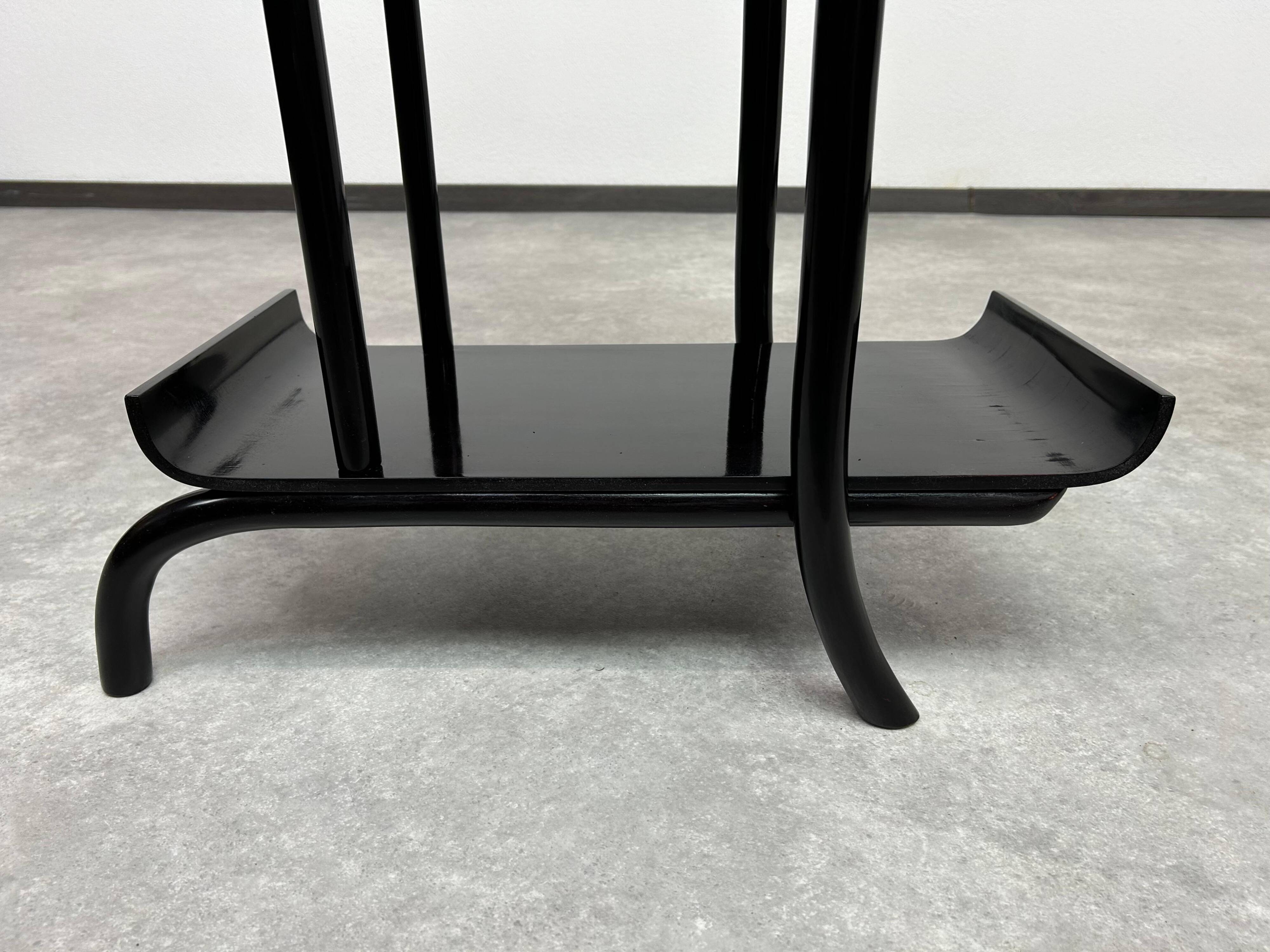 Très rare porte-plante pagode D68 par Thonet Mundus