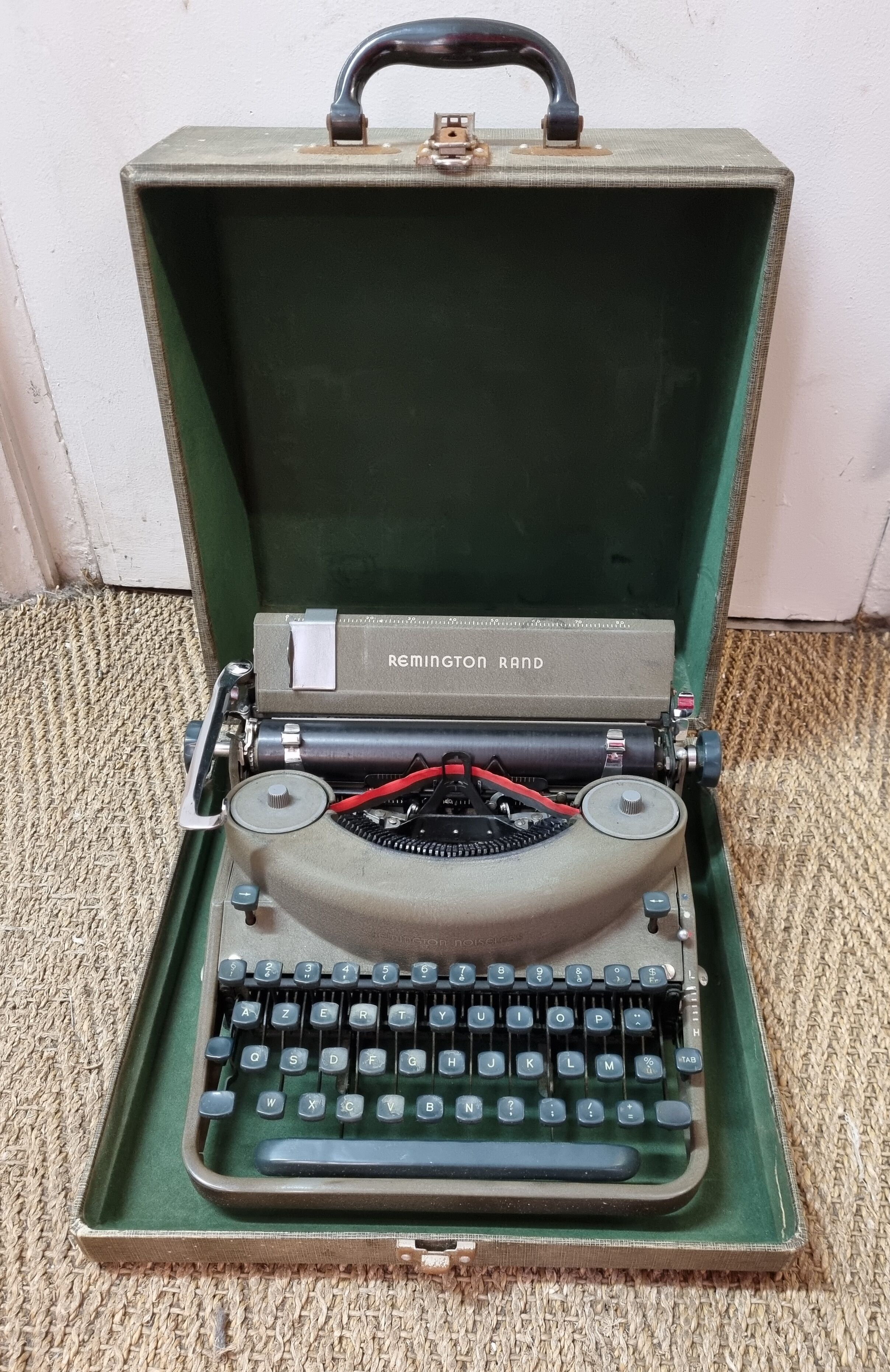 1950 remington rand typewriter